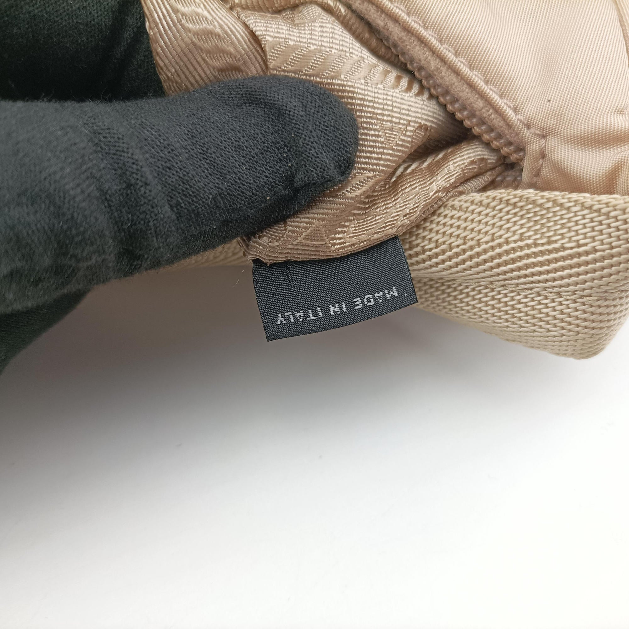 Pre-owned Prada Re-Edition 2005 Re-Nylon Bag Beige nylon 1BH204 handbag | stylenewstar