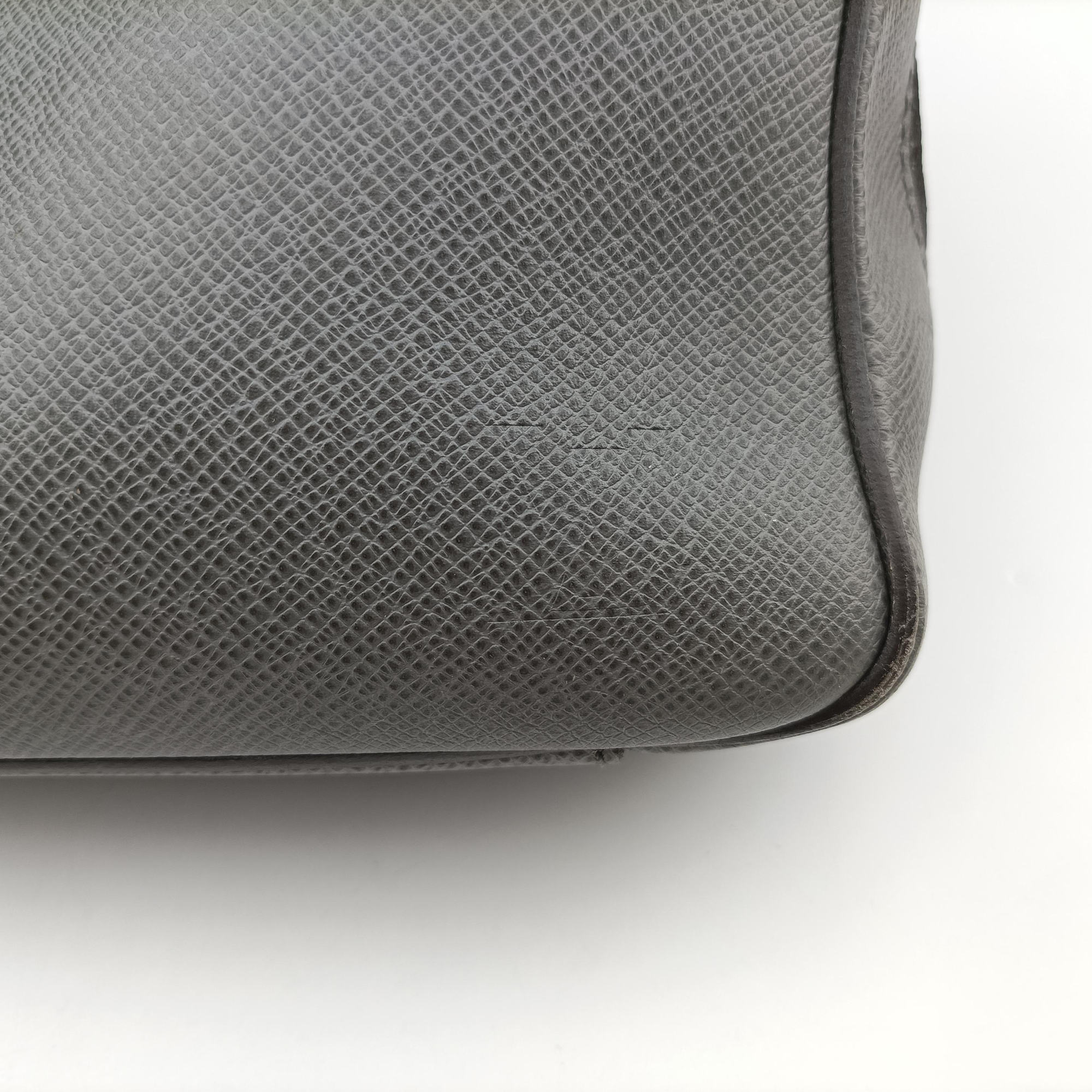 Pre-owned Louis Vuitton Porto Document Business MM Glacier Taiga M32952 handbag | stylenewstar