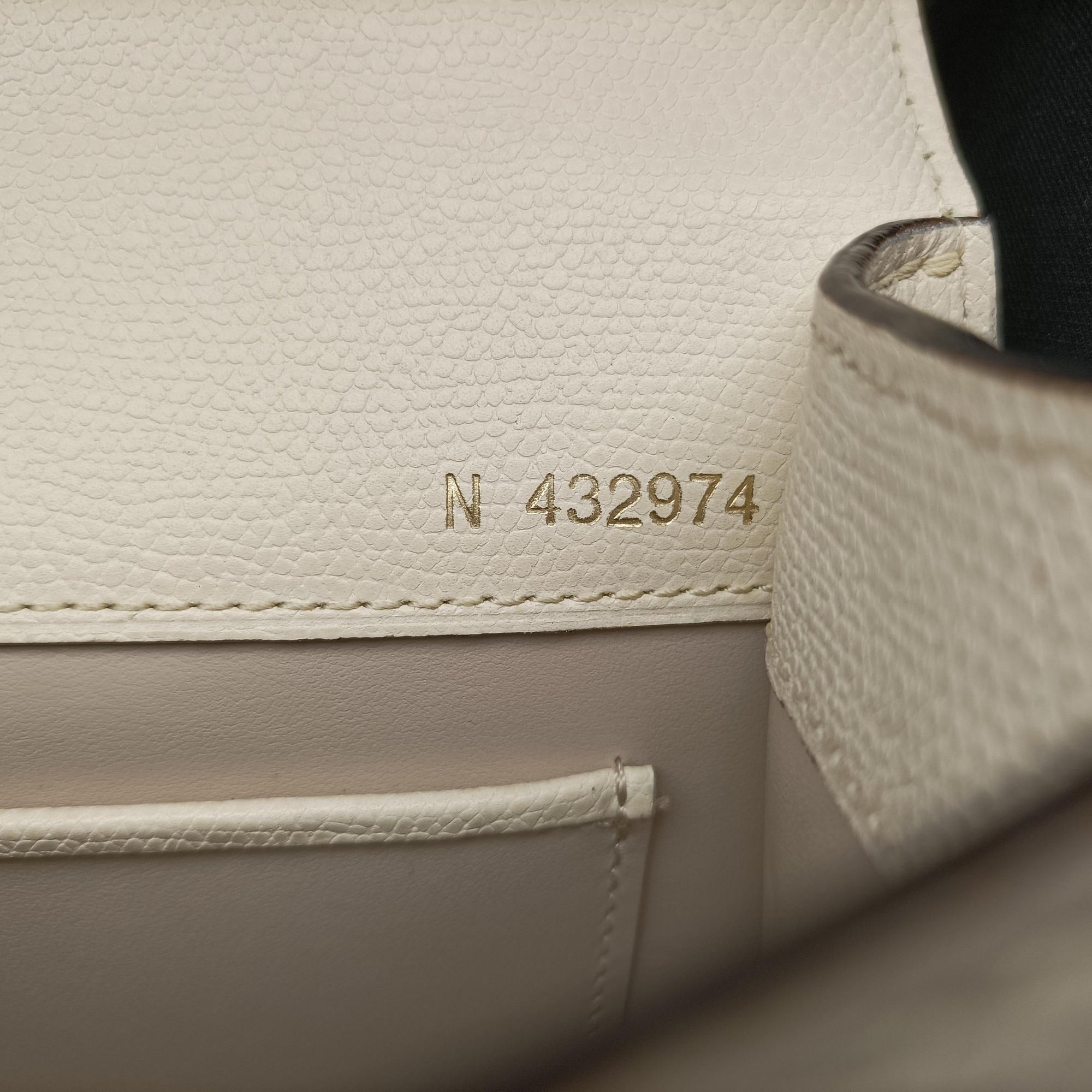 Pre-owned Valextra Iside Beige Calfskin  shoulderbag | stylenewstar