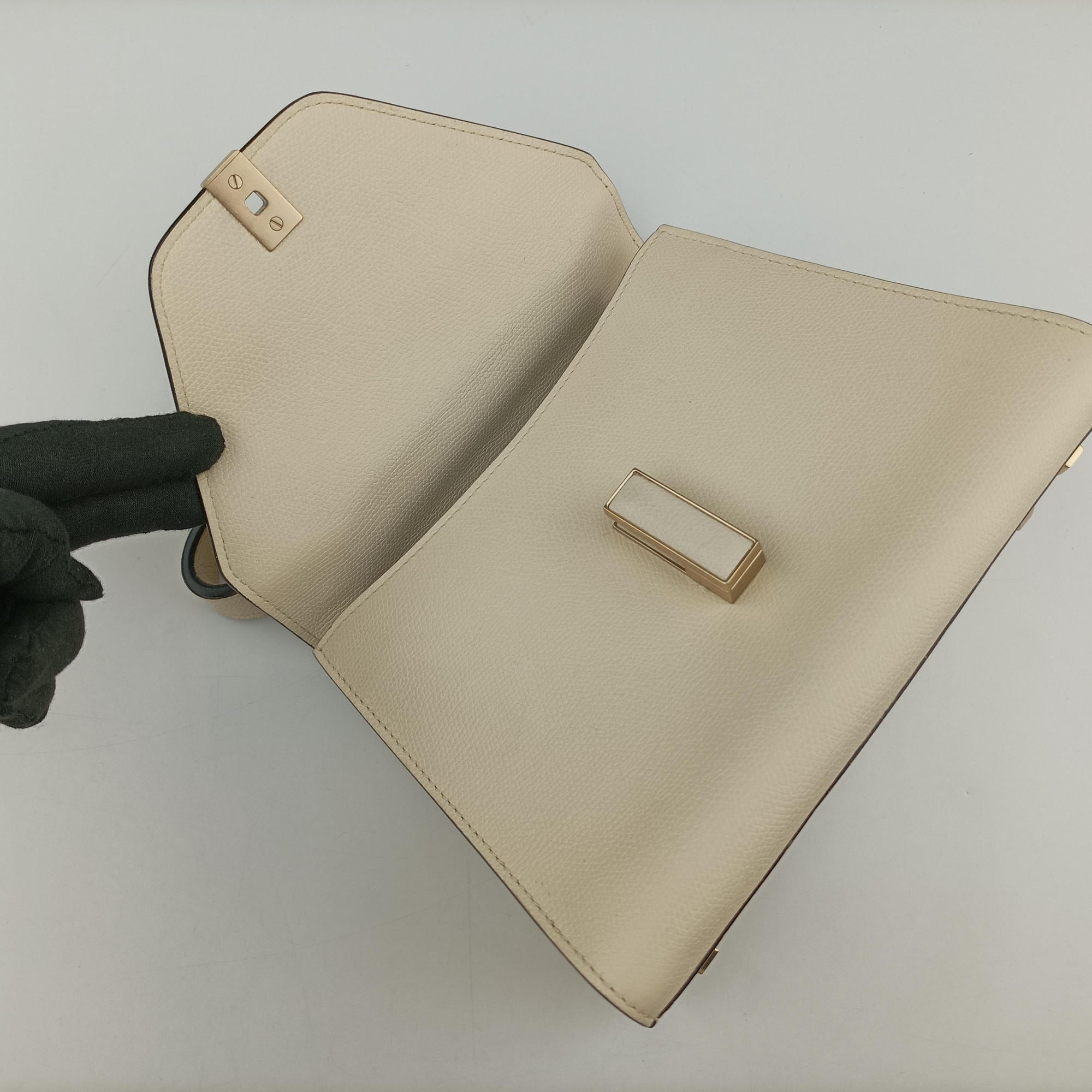 Pre-owned Valextra Iside Beige Calfskin  shoulderbag | stylenewstar