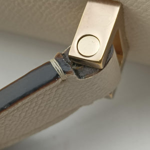 Pre-owned Valextra Iside Beige Calfskin  shoulderbag | stylenewstar