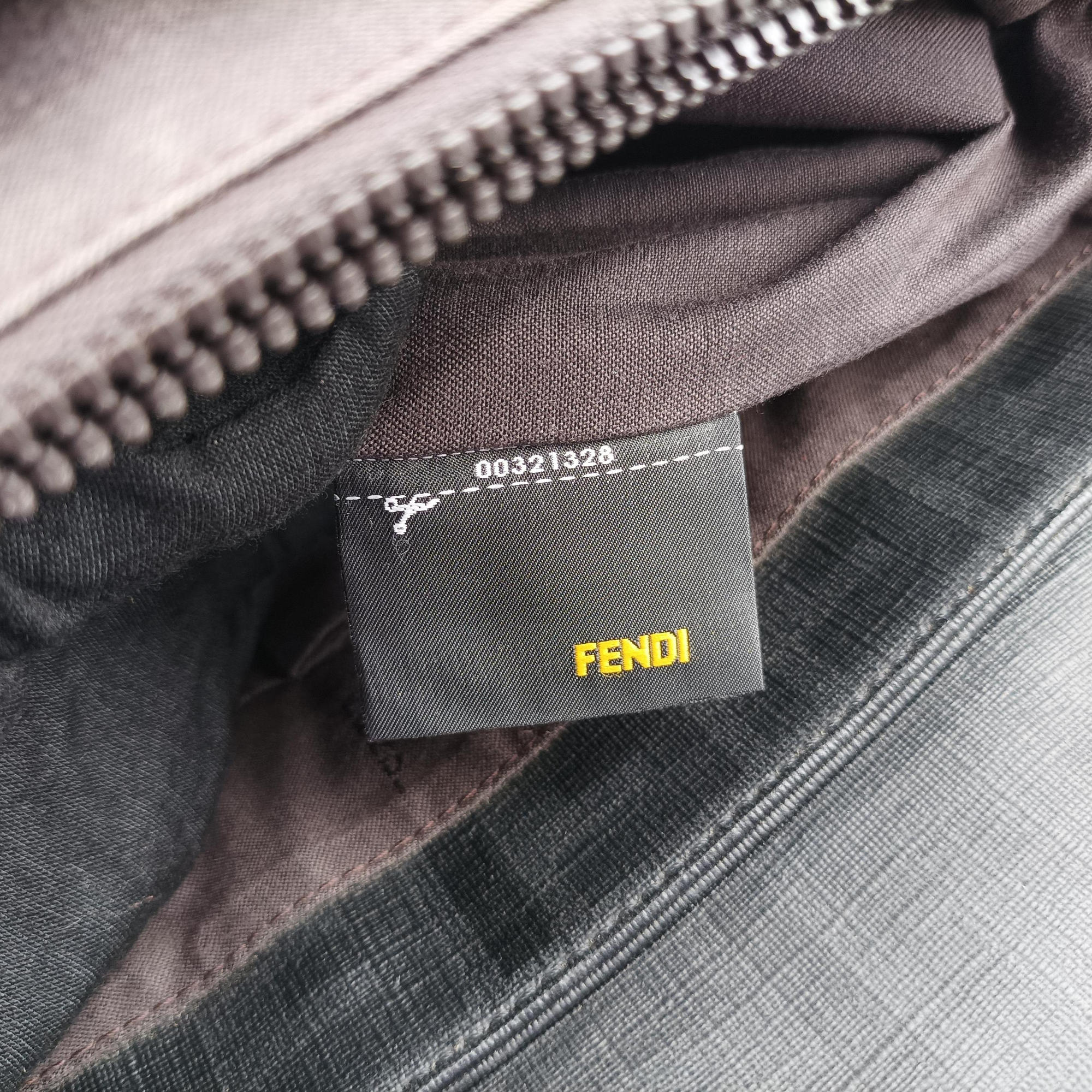 Pre-owned Fendi Zucca Grey leather 7VA195 shoulderbag | stylenewstar