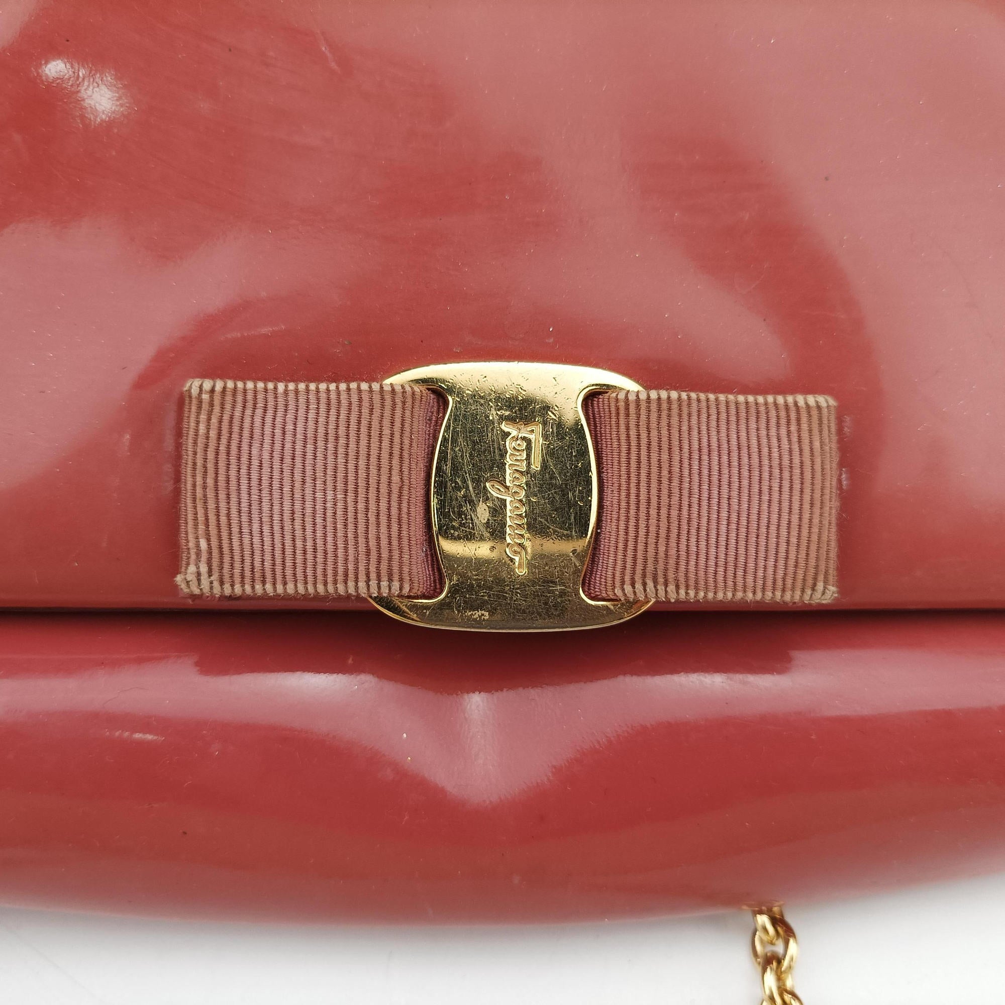 Secondhand Ferragamo Ginny Vara Red Leather  shoulderbag | stylenewstar