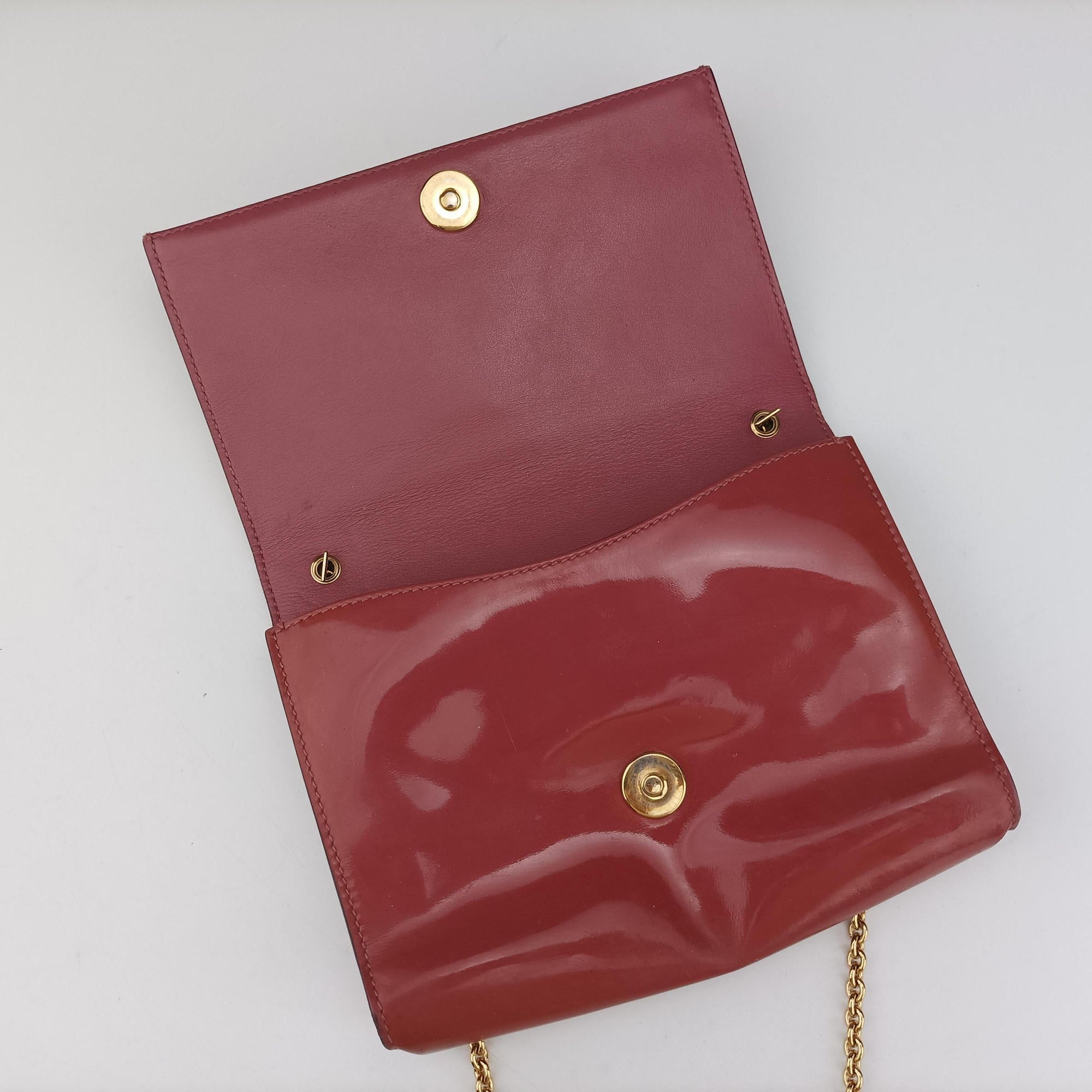 Secondhand Ferragamo Ginny Vara Red Leather  shoulderbag | stylenewstar