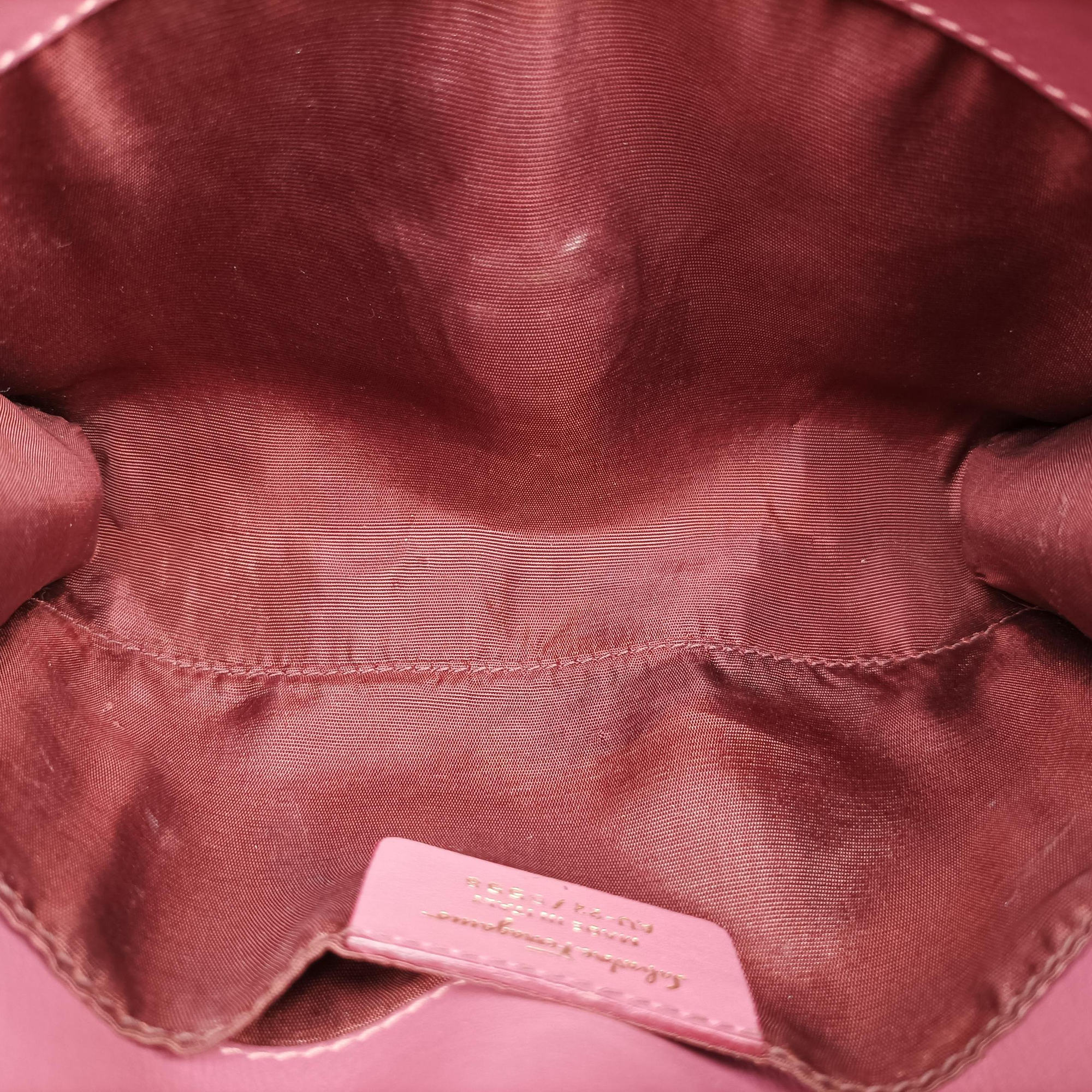 Secondhand Ferragamo Ginny Vara Red Leather  shoulderbag | stylenewstar