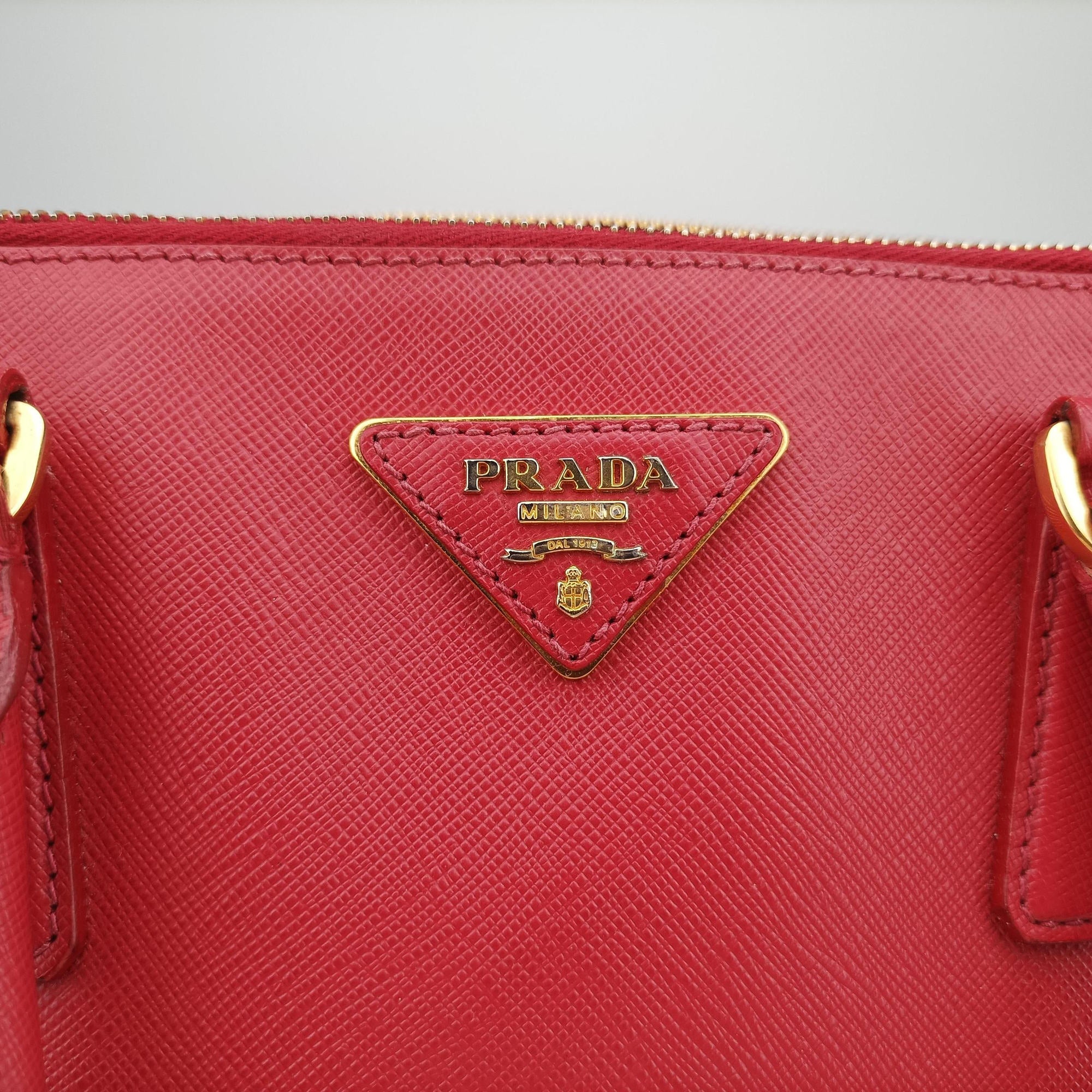 Pre-owned Prada Galleria Red SAFFIANO Leather BN1786 shoulderbag | stylenewstar
