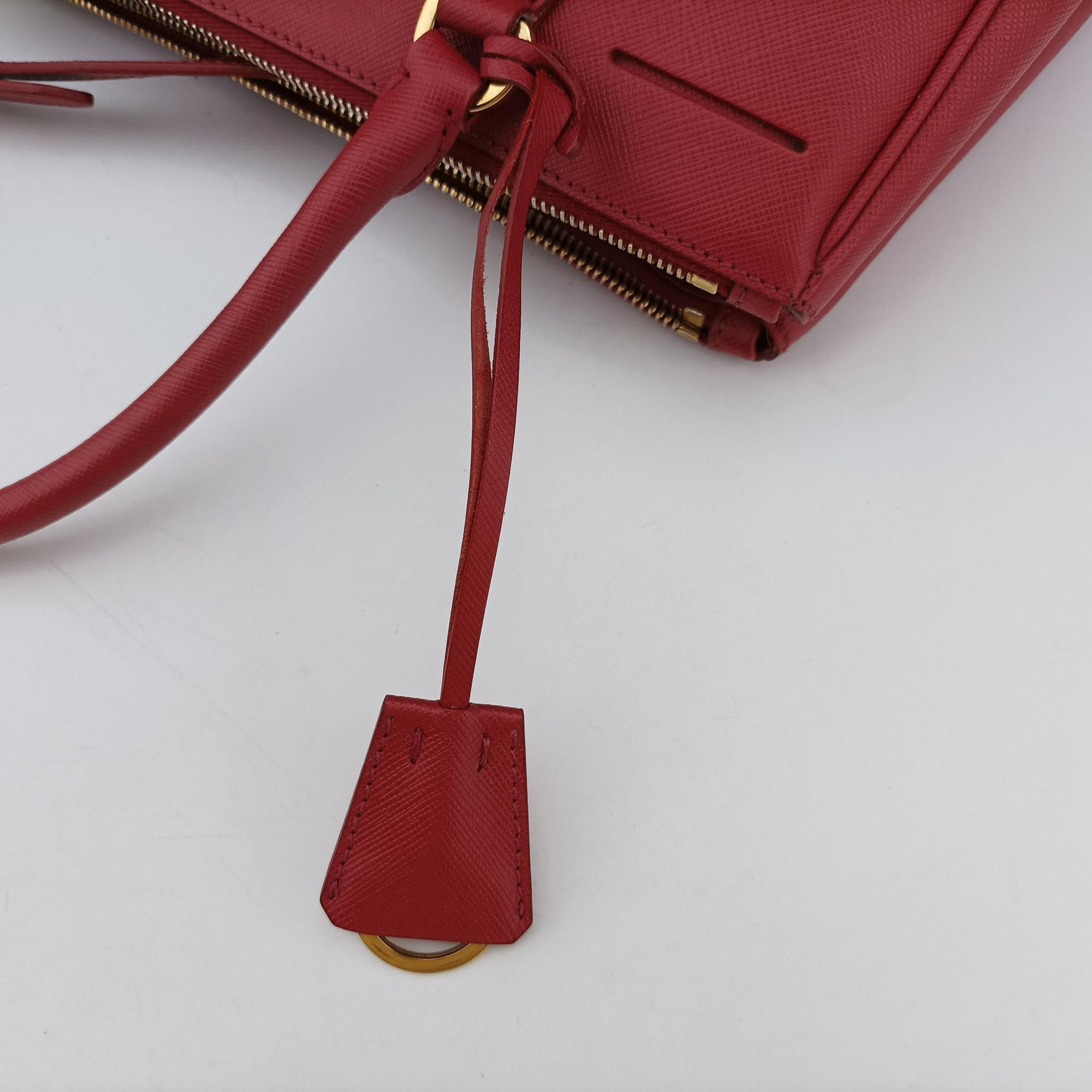 Pre-owned Prada Galleria Red SAFFIANO Leather BN1786 shoulderbag | stylenewstar