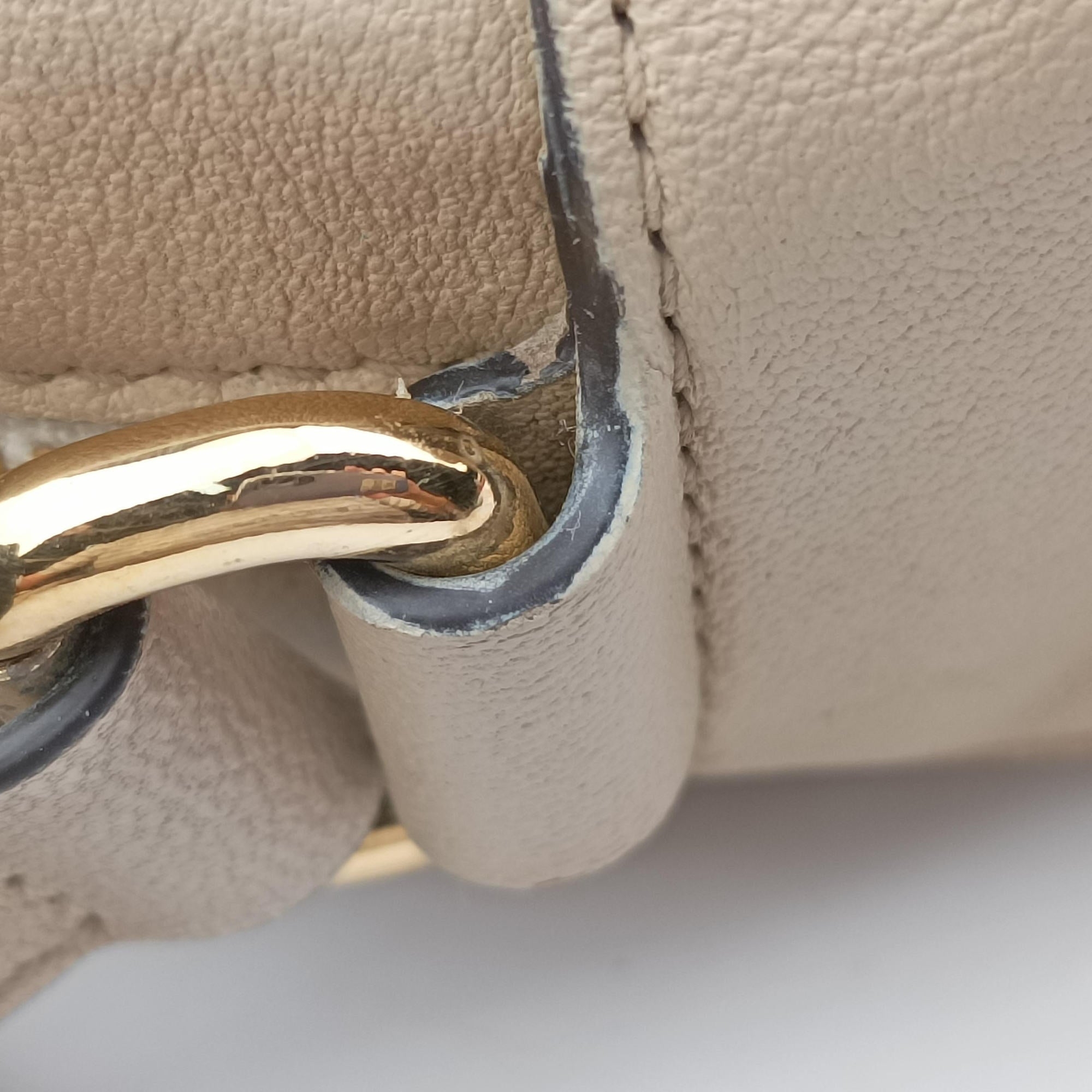 Pre-owned Gucci Blondie Beige Leather 742360 shoulderbag | stylenewstar