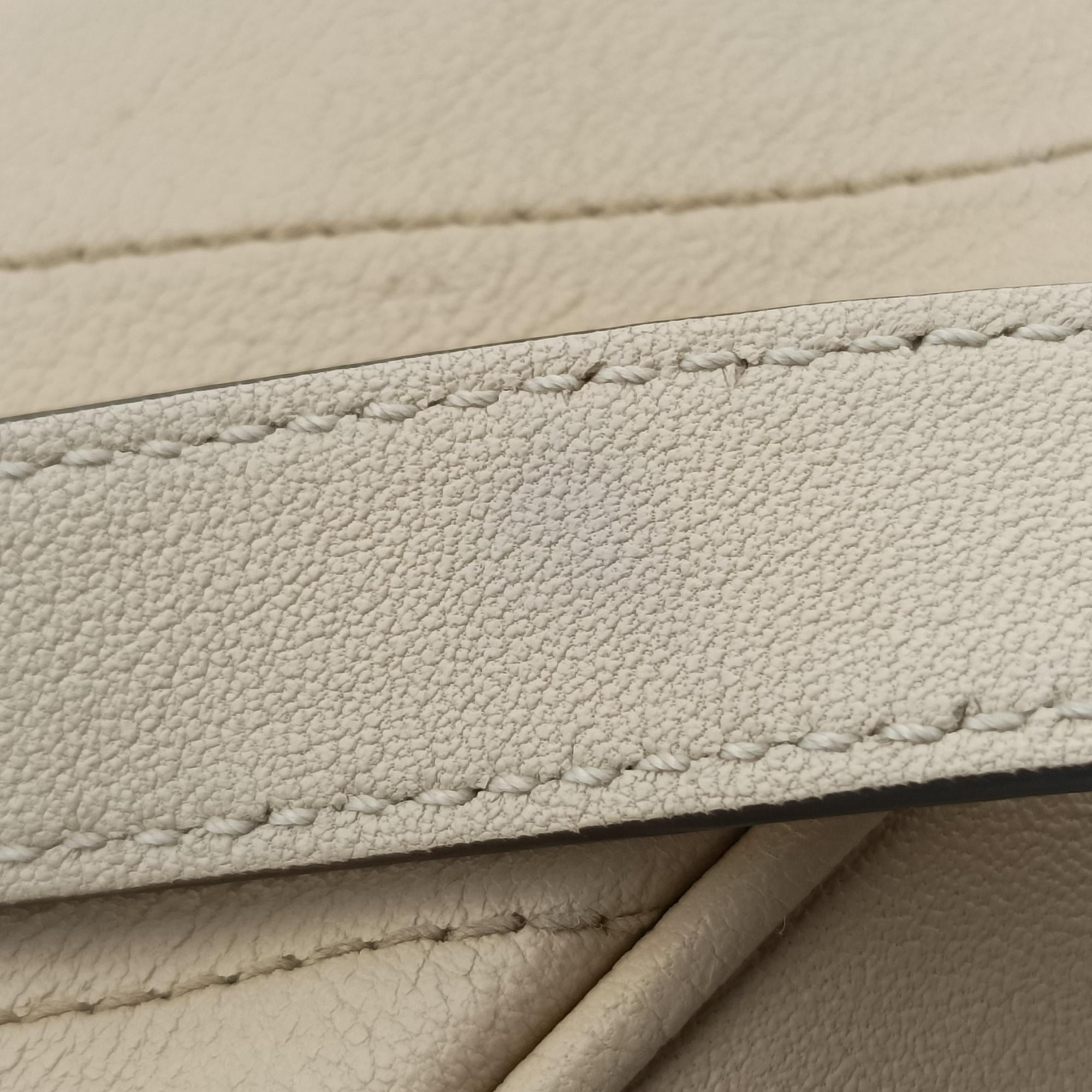 Pre-owned Gucci Blondie Beige Leather 742360 shoulderbag | stylenewstar