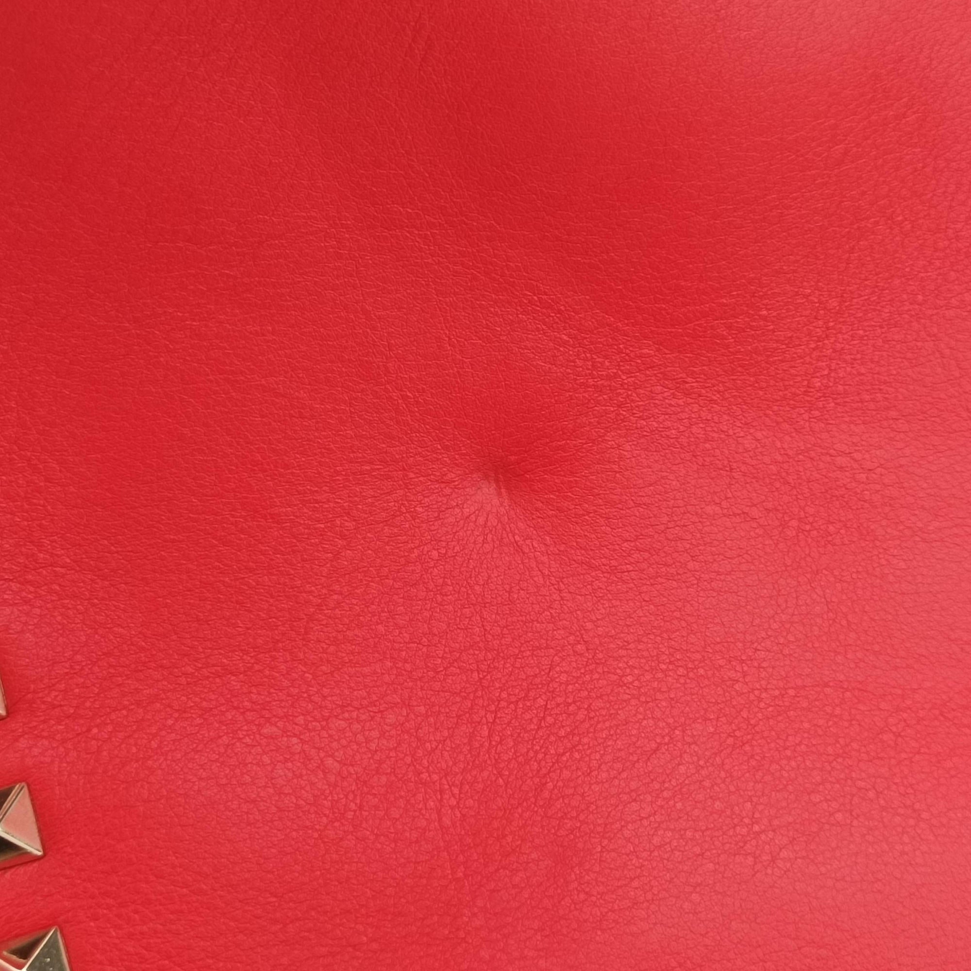 Secondhand Valentino Rockstud Red Leather  shoulderbag | stylenewstar