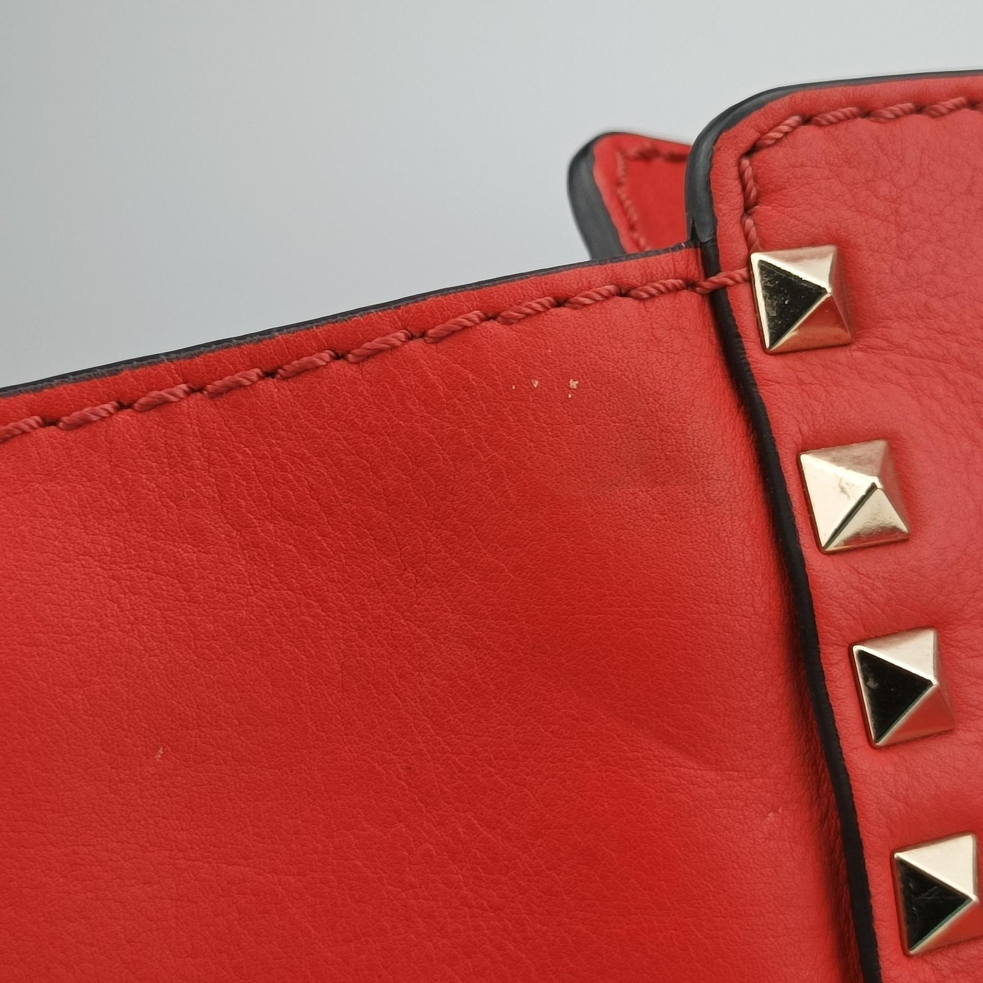 Secondhand Valentino Rockstud Red Leather  shoulderbag | stylenewstar