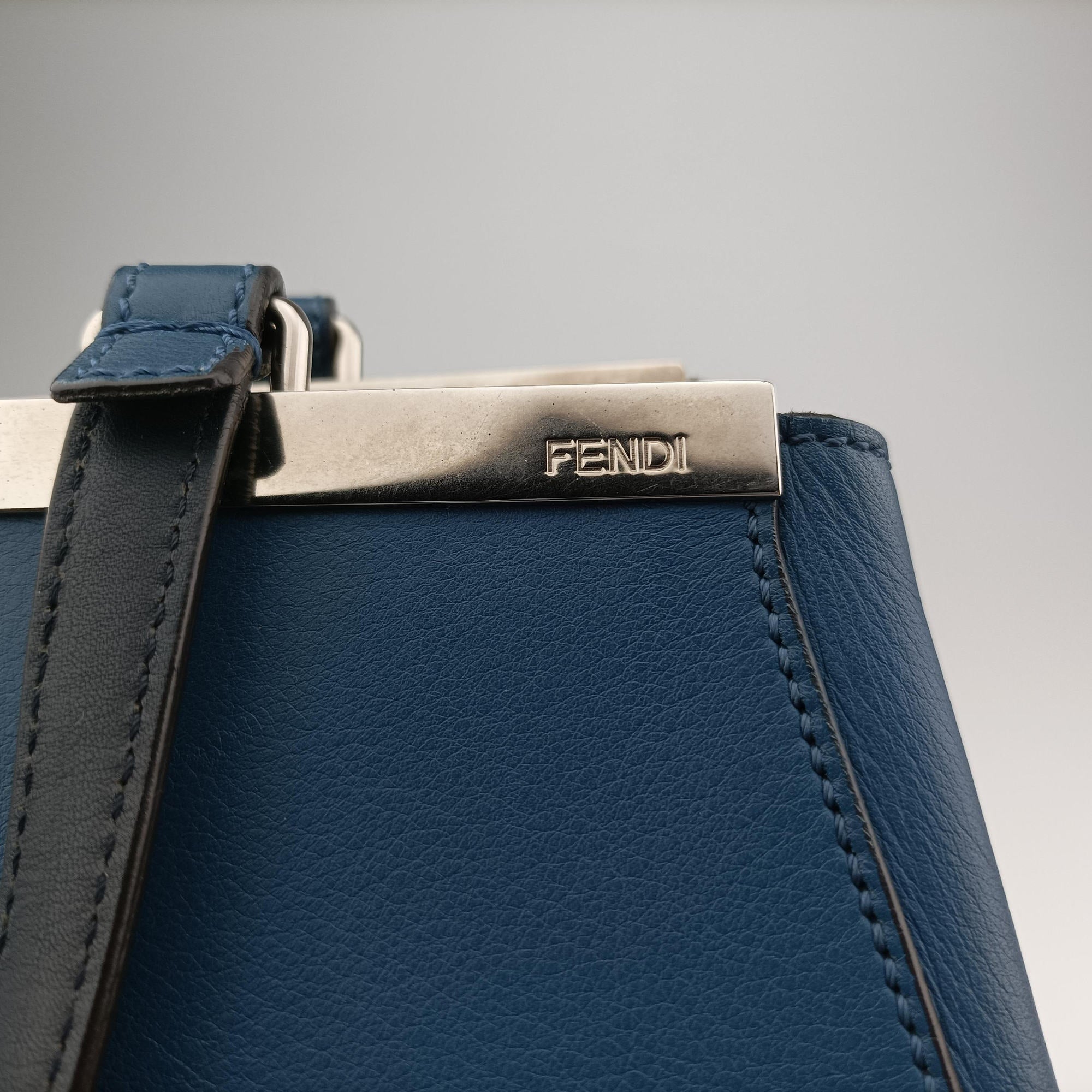 Pre-owned Fendi Troisjours Navy × Blue Leather 8BH272 handbag | stylenewstar