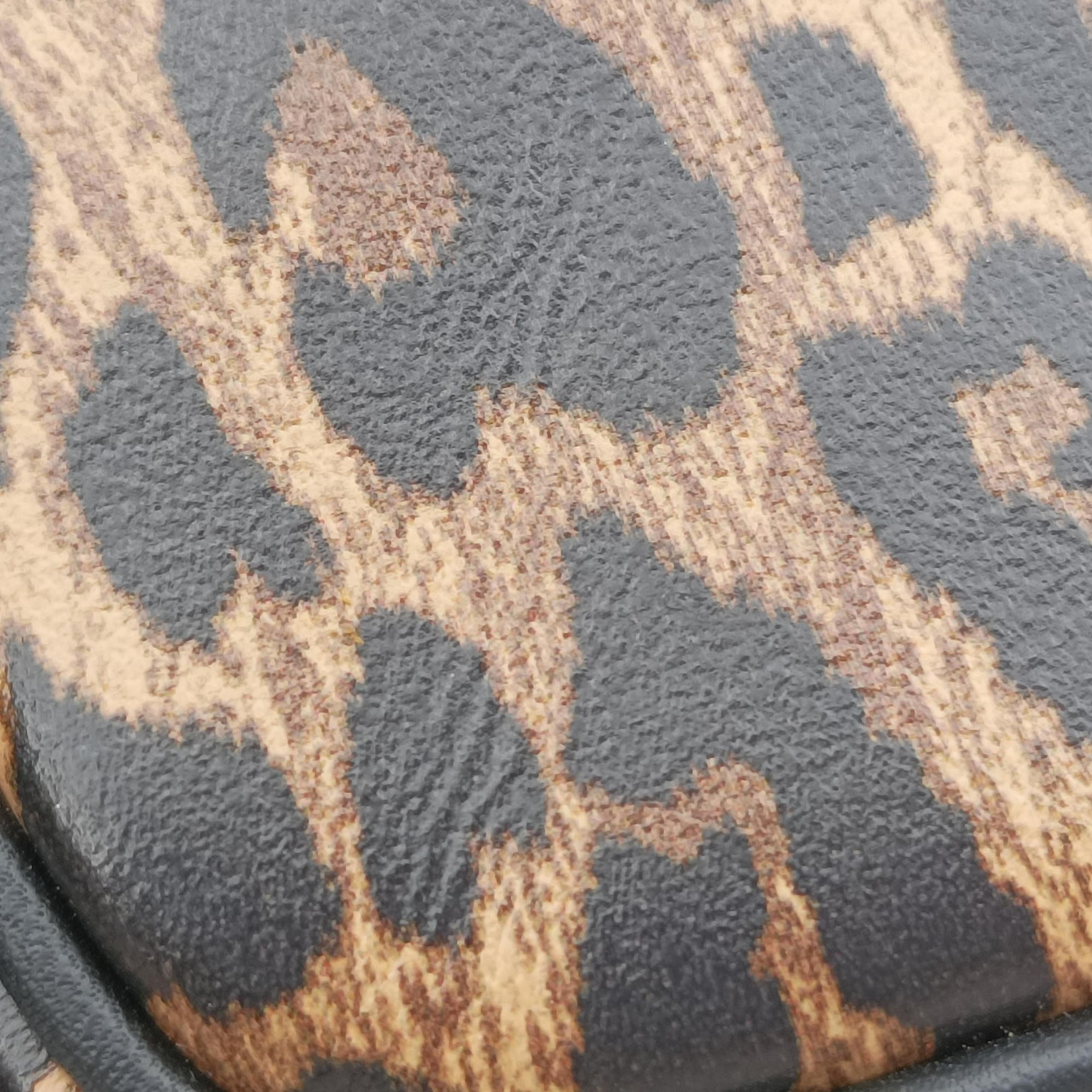 Secondhand Yves Saint Laurent Baby Lou Leopard Print Heart Black×Leopard Leather 650170 shoulderbag | stylenewstar