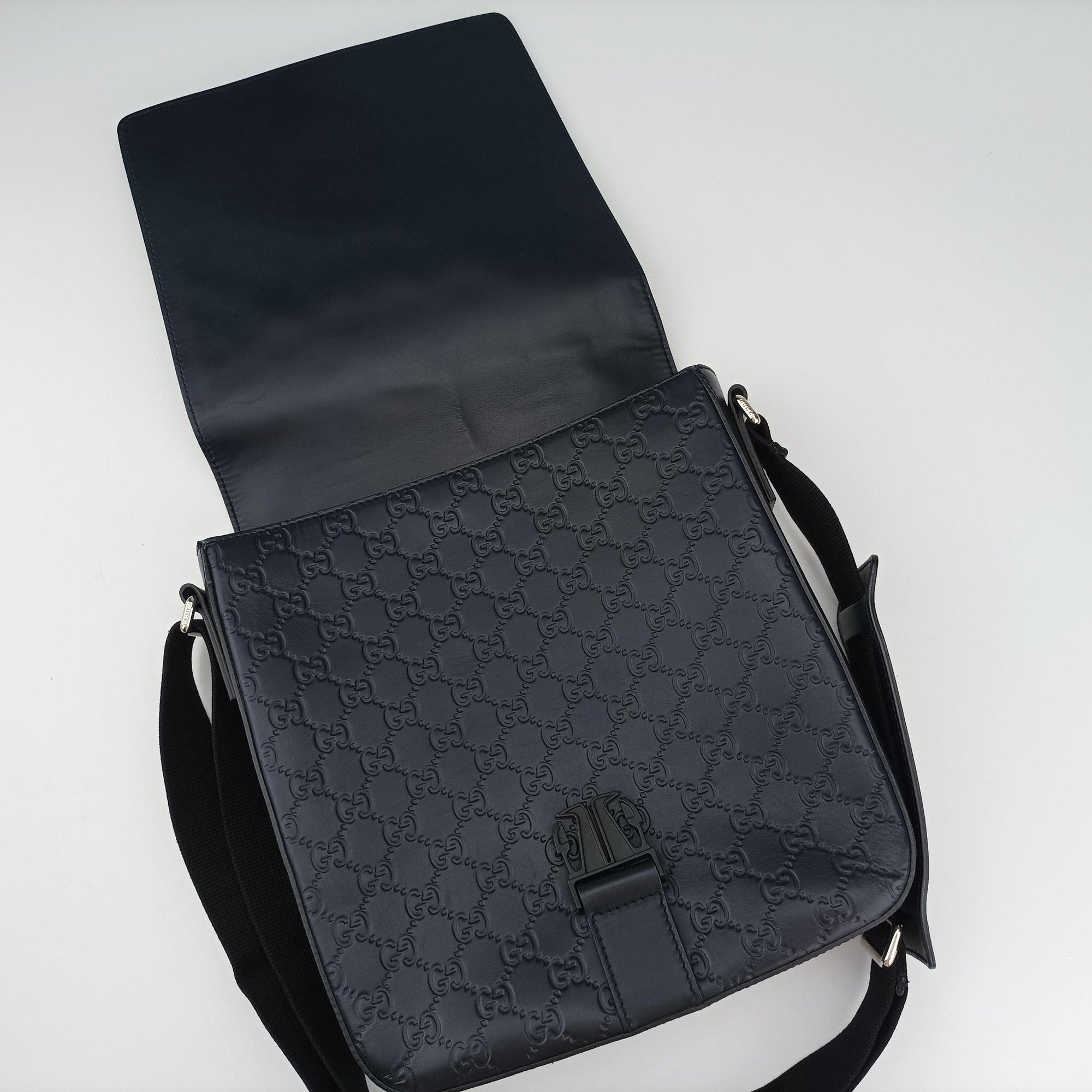 Pre-owned Gucci GG Plus GG Supreme Navy Leather 406368 shoulderbag | stylenewstar
