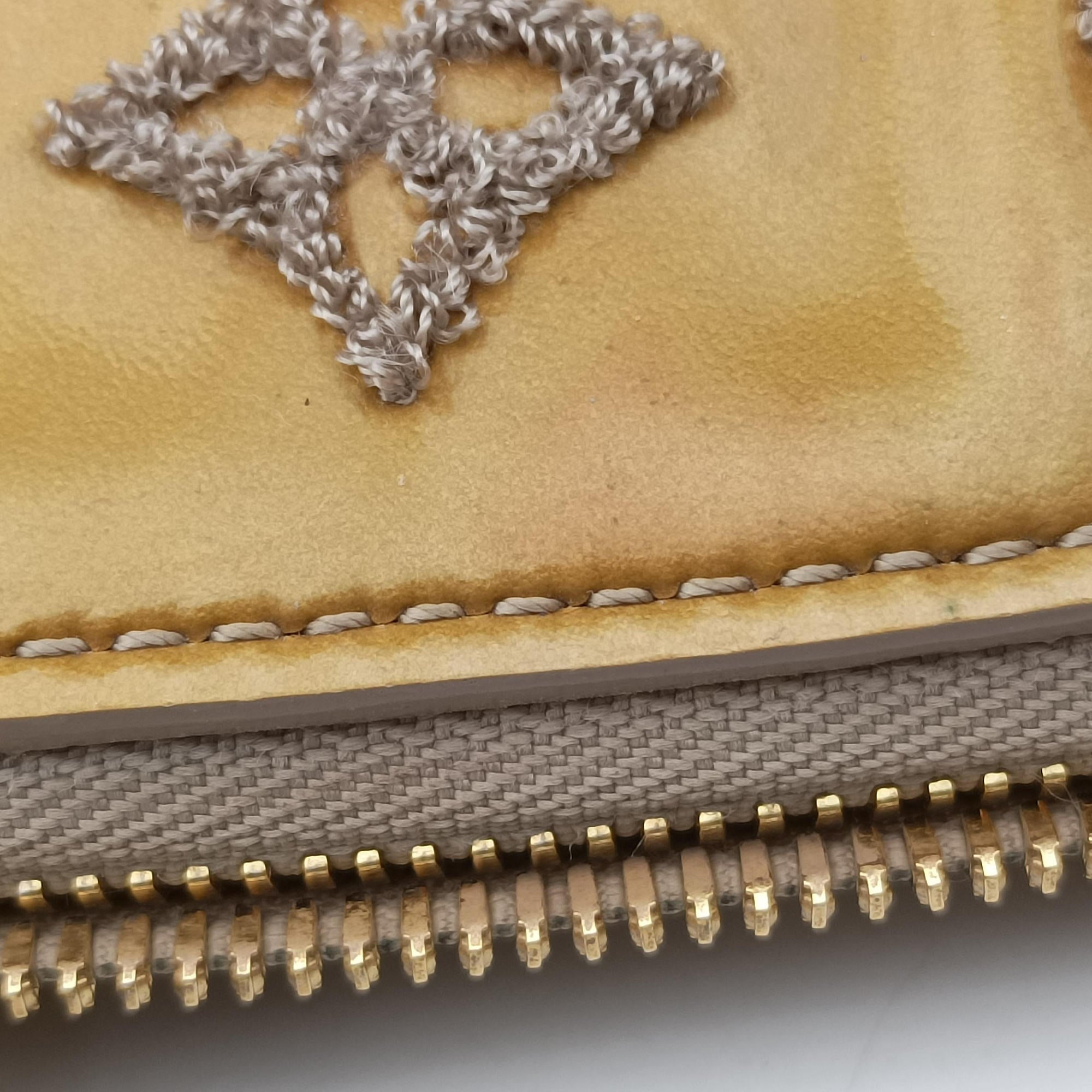 Pre-owned Louis Vuitton Lockit Booklet Gris Vernis×fabric M40601 handbag | stylenewstar