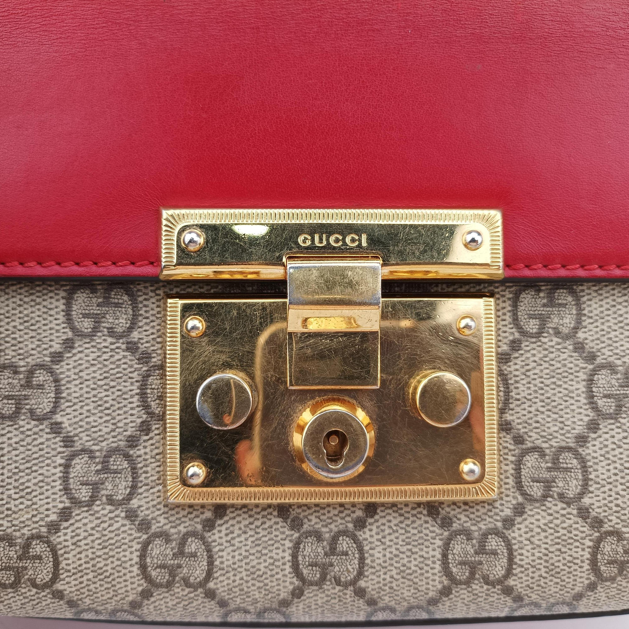Pre-owned Gucci Padlock beige×red×pink PVC coated canvas×Leather 409487 shoulderbag | stylenewstar