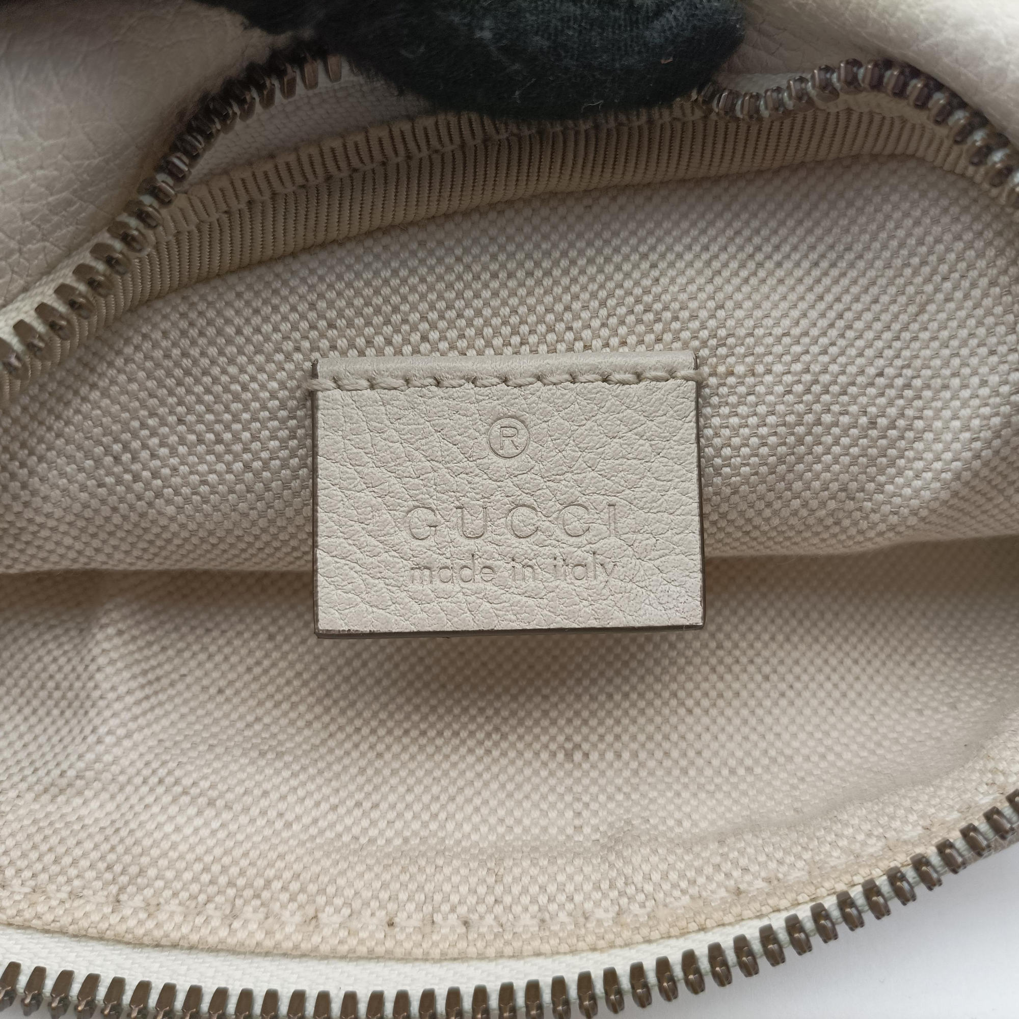 Pre-owned Gucci Print White Leather 527792 bum bag/waist bag | stylenewstar