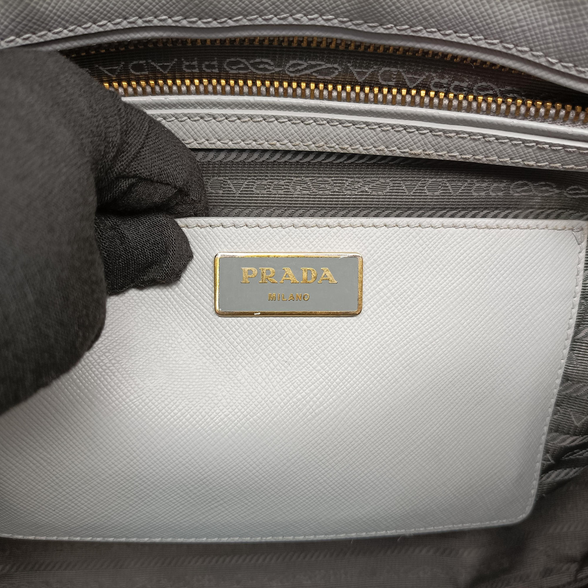 Pre-owned Prada Galleria Grey SAFFIANO Leather BN1801 shoulderbag | stylenewstar