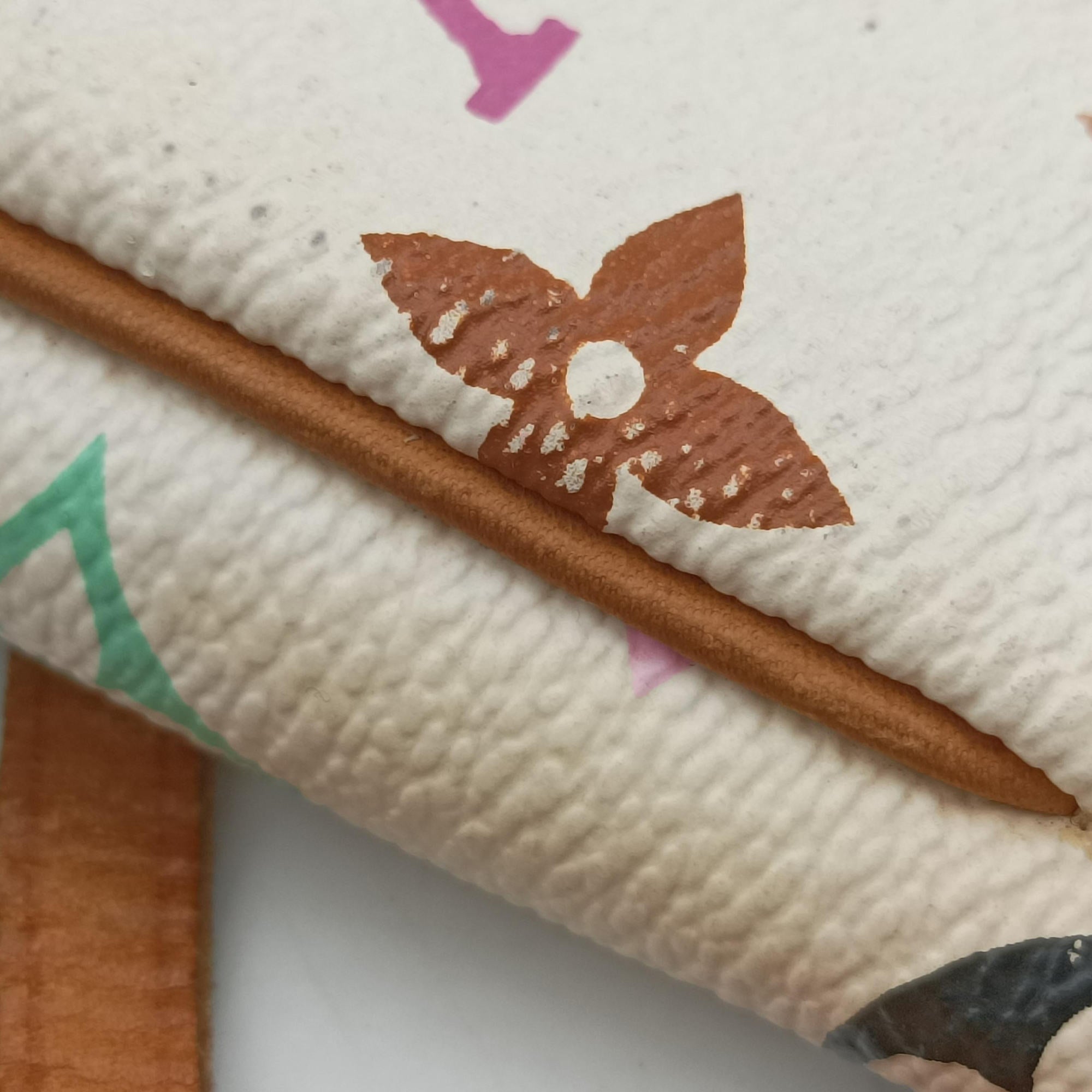 Pre-owned Louis Vuitton Pochette Accessoires white Monogram Multicolor M92649 shoulderbag | stylenewstar