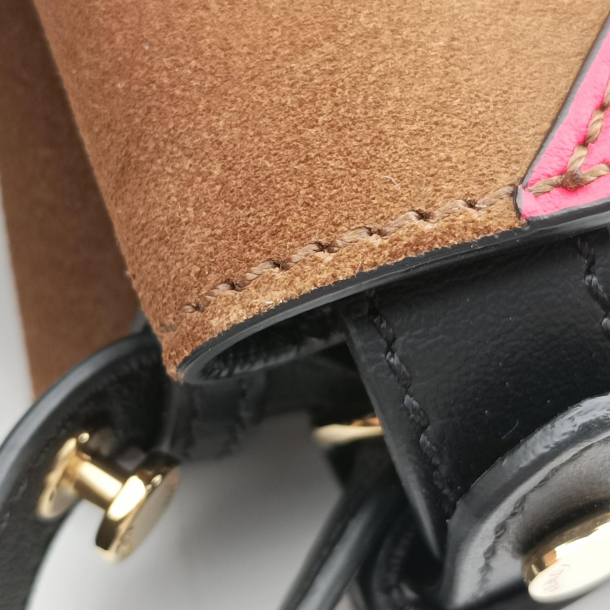 Pre-owned Fendi Flip black×red×brown Leather× Suede 8TB302 shoulderbag | stylenewstar