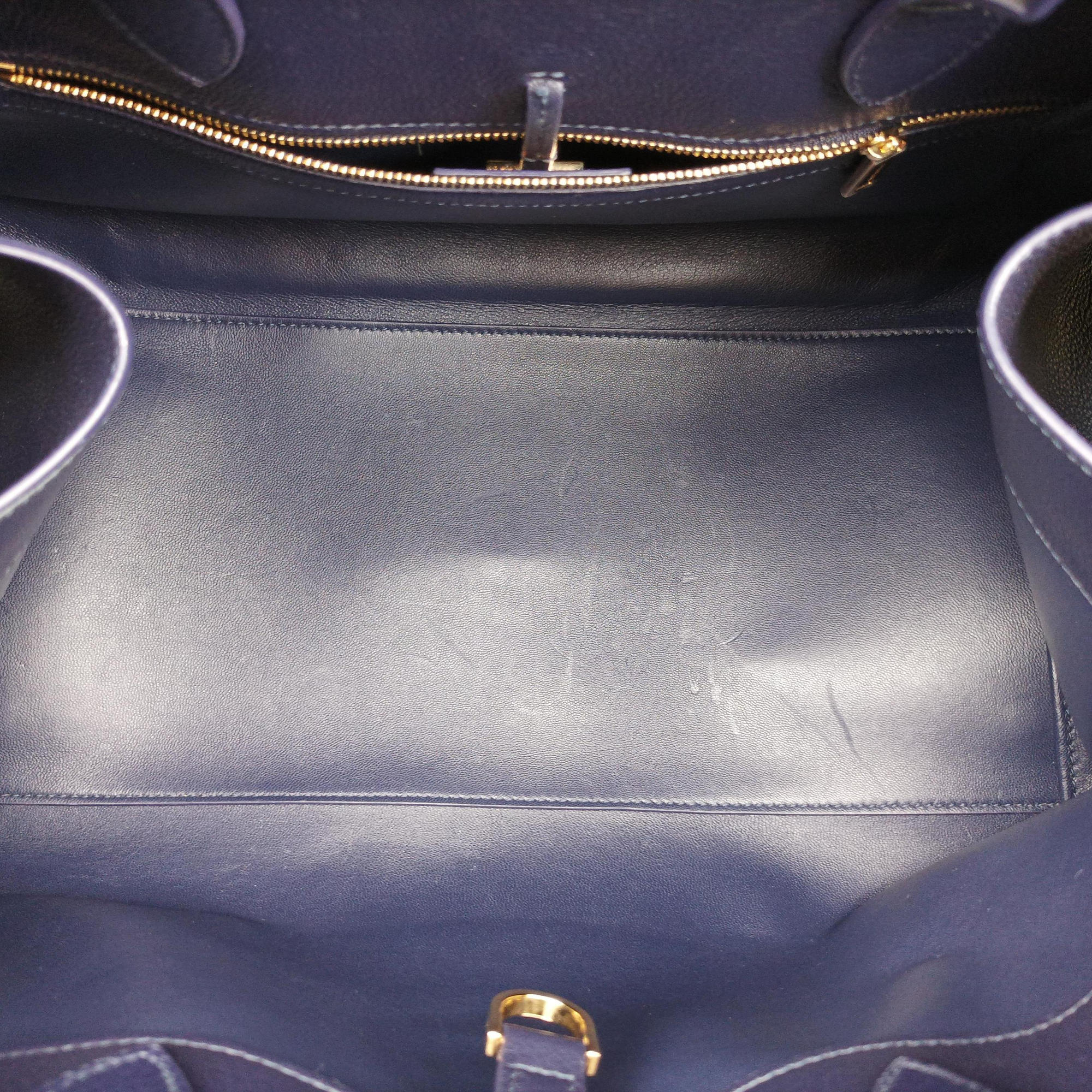 Pre-owned Ferragamo hug Navy leather  shoulderbag | stylenewstar