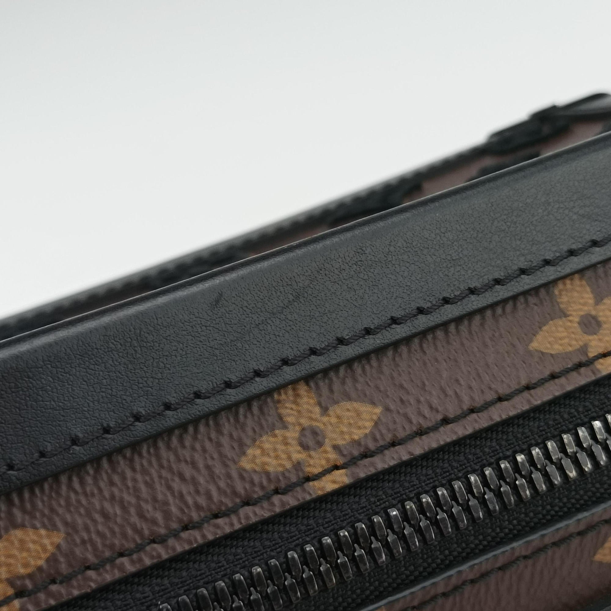 Pre-owned Louis Vuitton Vertical Soft Trunk brown×Noir Monogram Toughtage M45044 shoulderbag | stylenewstar