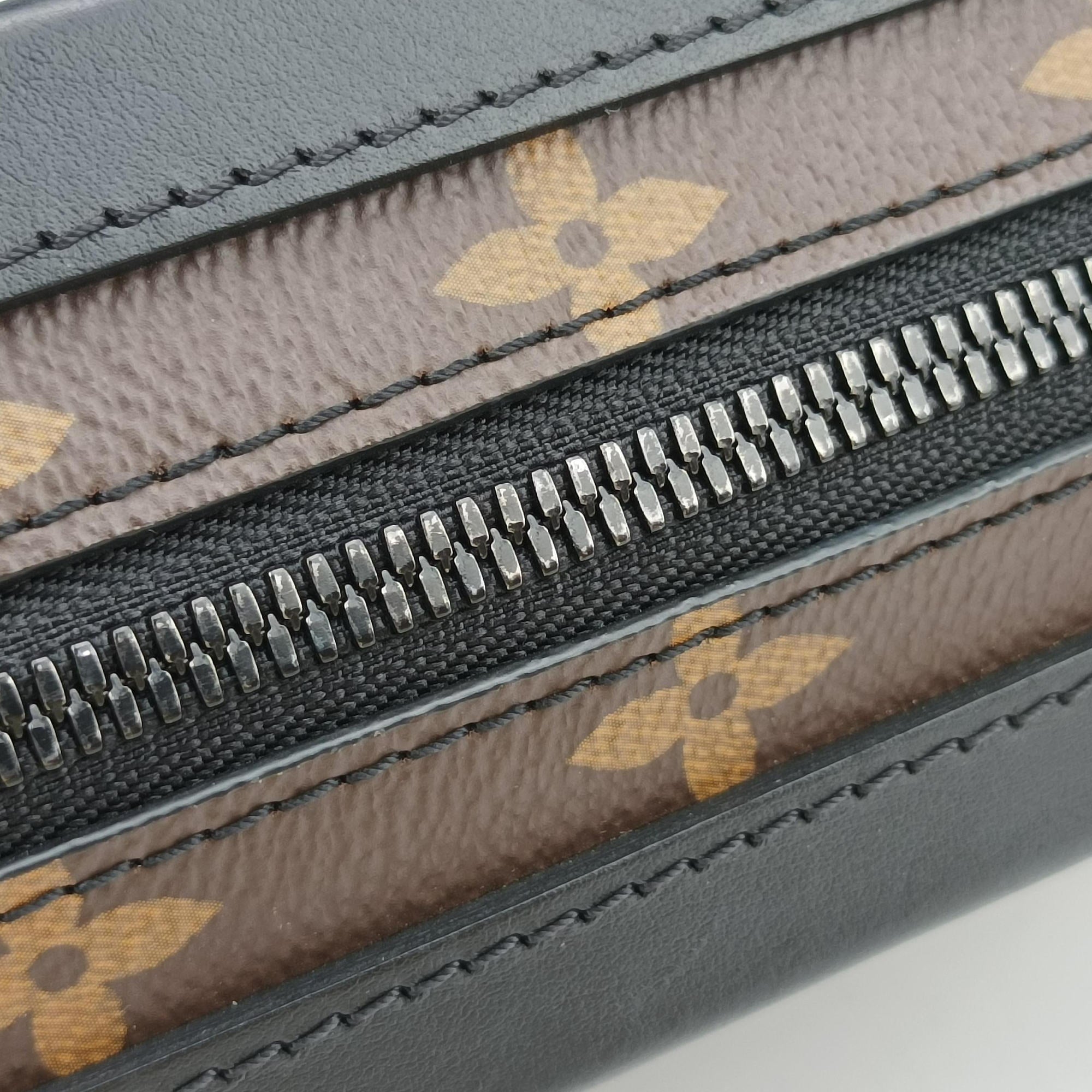 Pre-owned Louis Vuitton Vertical Soft Trunk brown×Noir Monogram Toughtage M45044 shoulderbag | stylenewstar