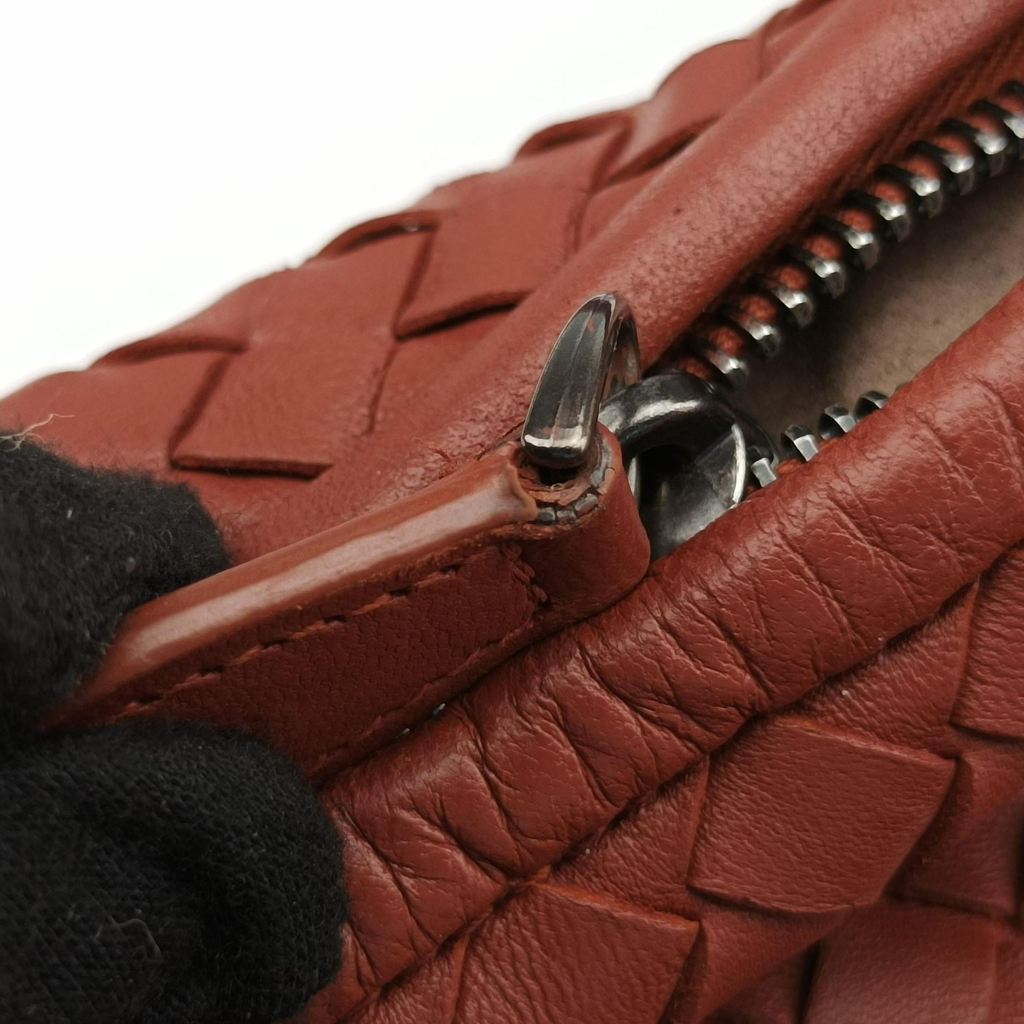 Pre-owned Bottega Veneta Intrecciato Red lambskin  handbag | stylenewstar