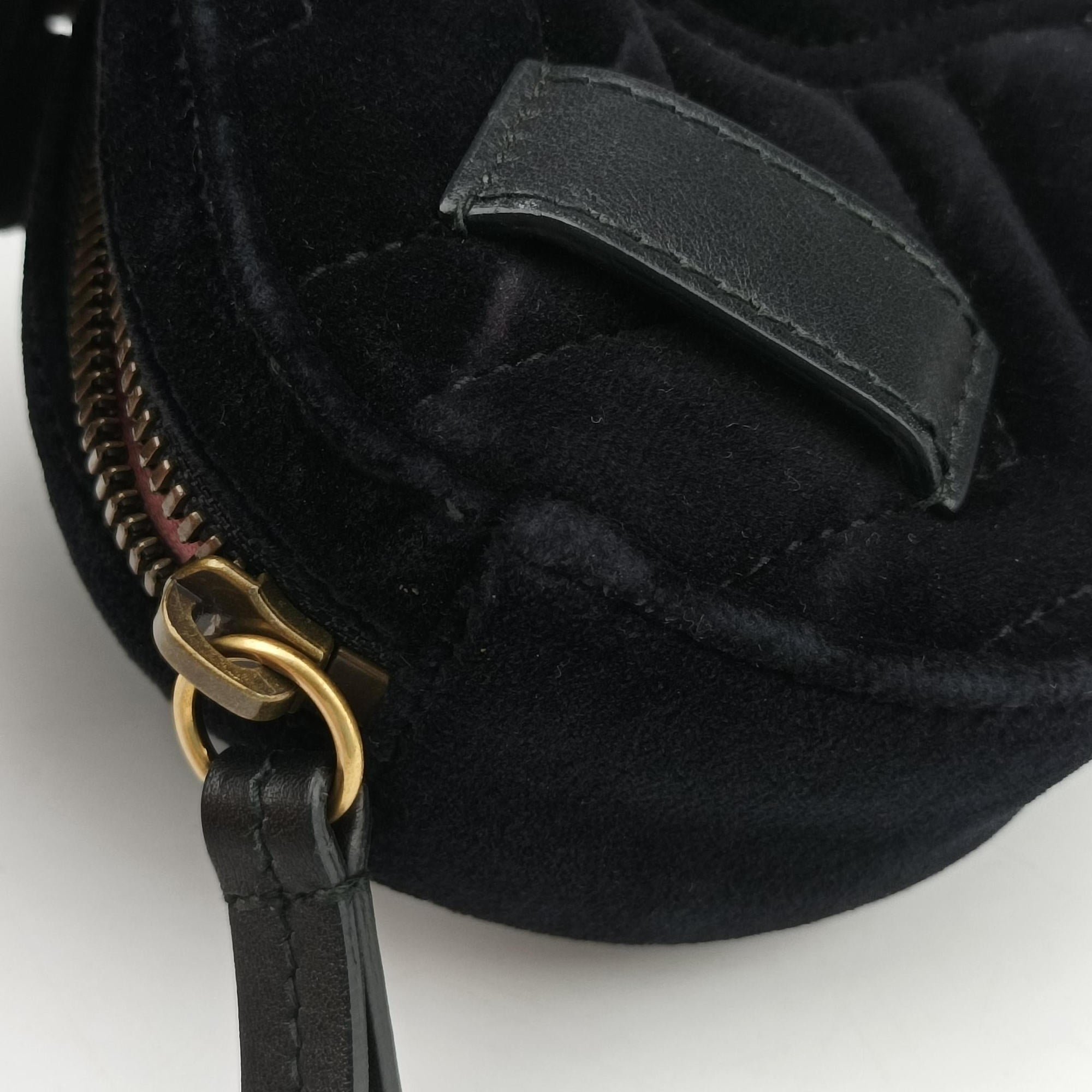 Pre-owned Gucci GG Marmont Black velour 476434 bum bag/waist bag | stylenewstar