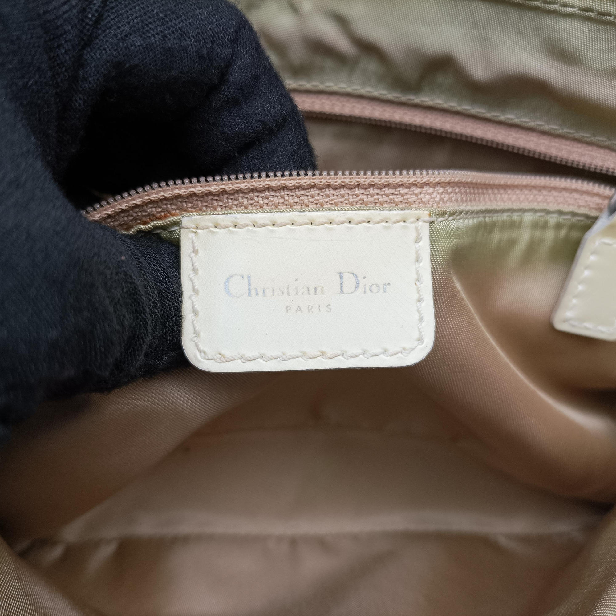 Pre-owned Christian Dior Maris Pearl White leather  shoulderbag | stylenewstar