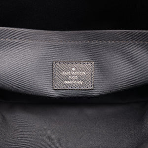 Secondhand Louis Vuitton Outdoor Messenger PM Navy Taiga M33437 shoulderbag | stylenewstar