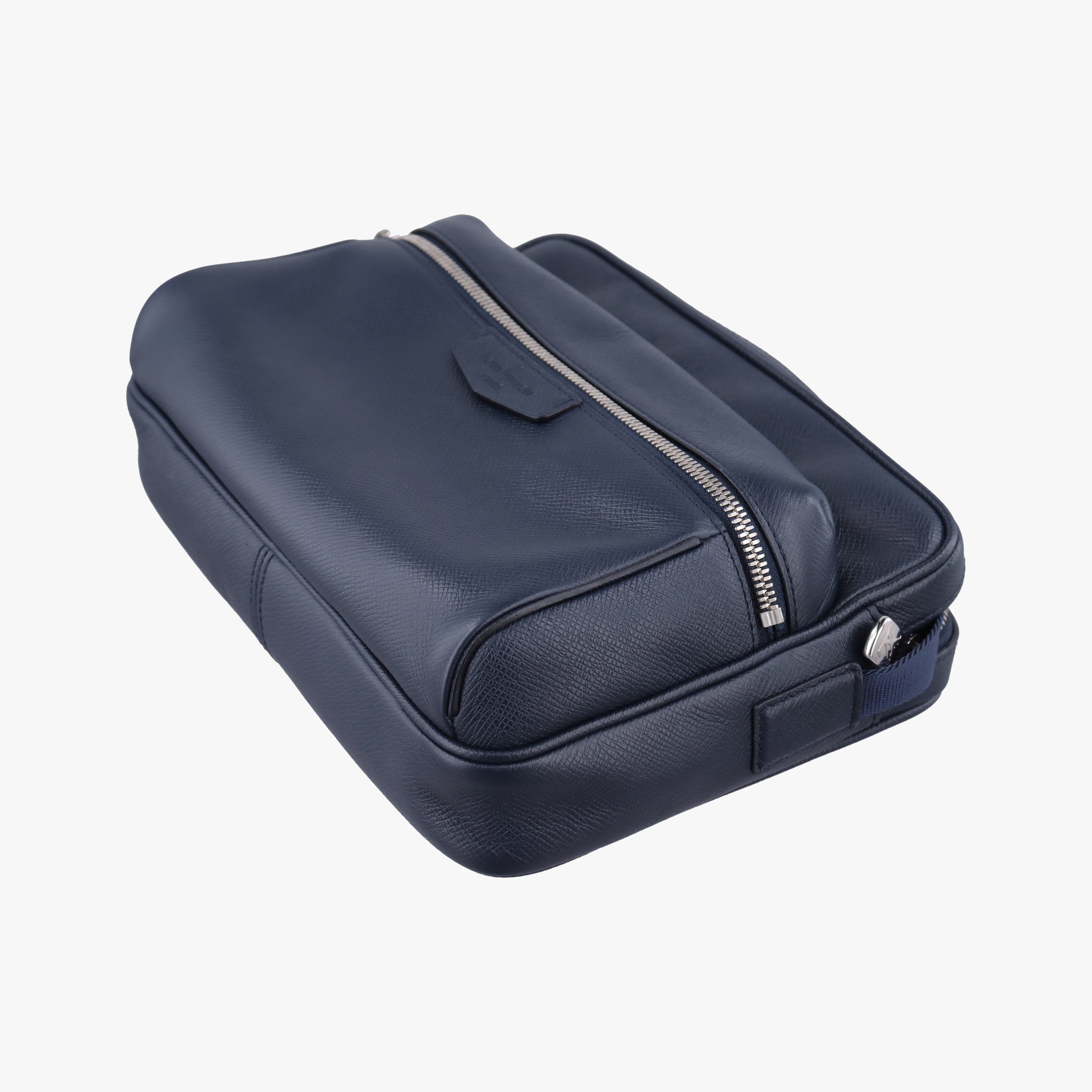 Secondhand Louis Vuitton Outdoor Messenger PM Navy Taiga M33437 shoulderbag | stylenewstar
