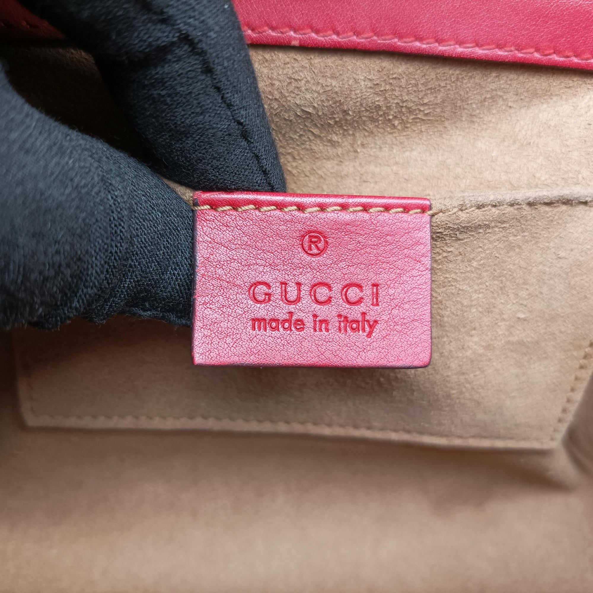 Pre-owned Gucci Padlock Beige×red×pink PVC coated canvas×Leather 409487 shoulderbag | stylenewstar