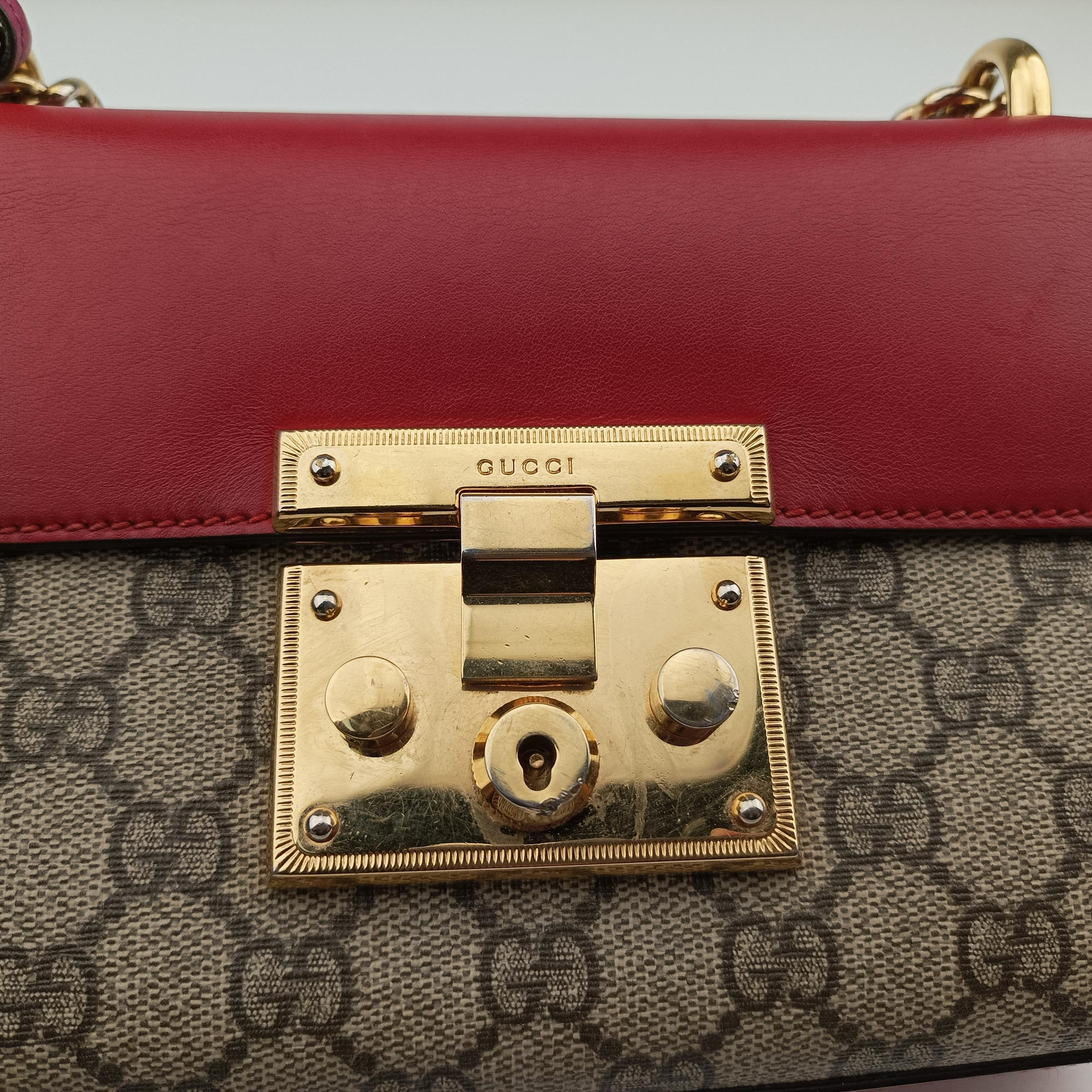 Pre-owned Gucci Padlock Beige×red×pink PVC coated canvas×Leather 409487 shoulderbag | stylenewstar