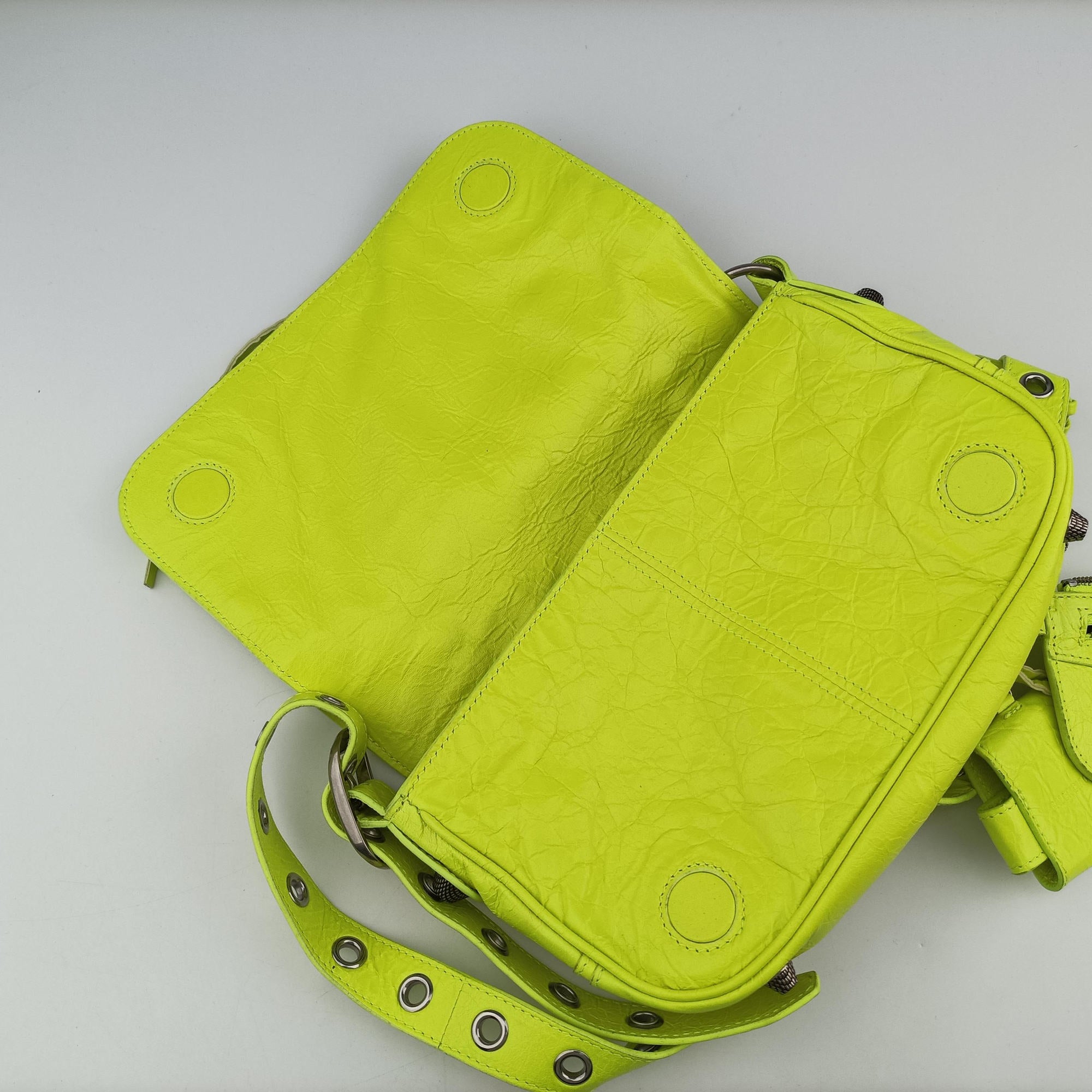 Pre-owned Balenciaga Le Cagole Neon Yellow  lambskin  shoulderbag | stylenewstar