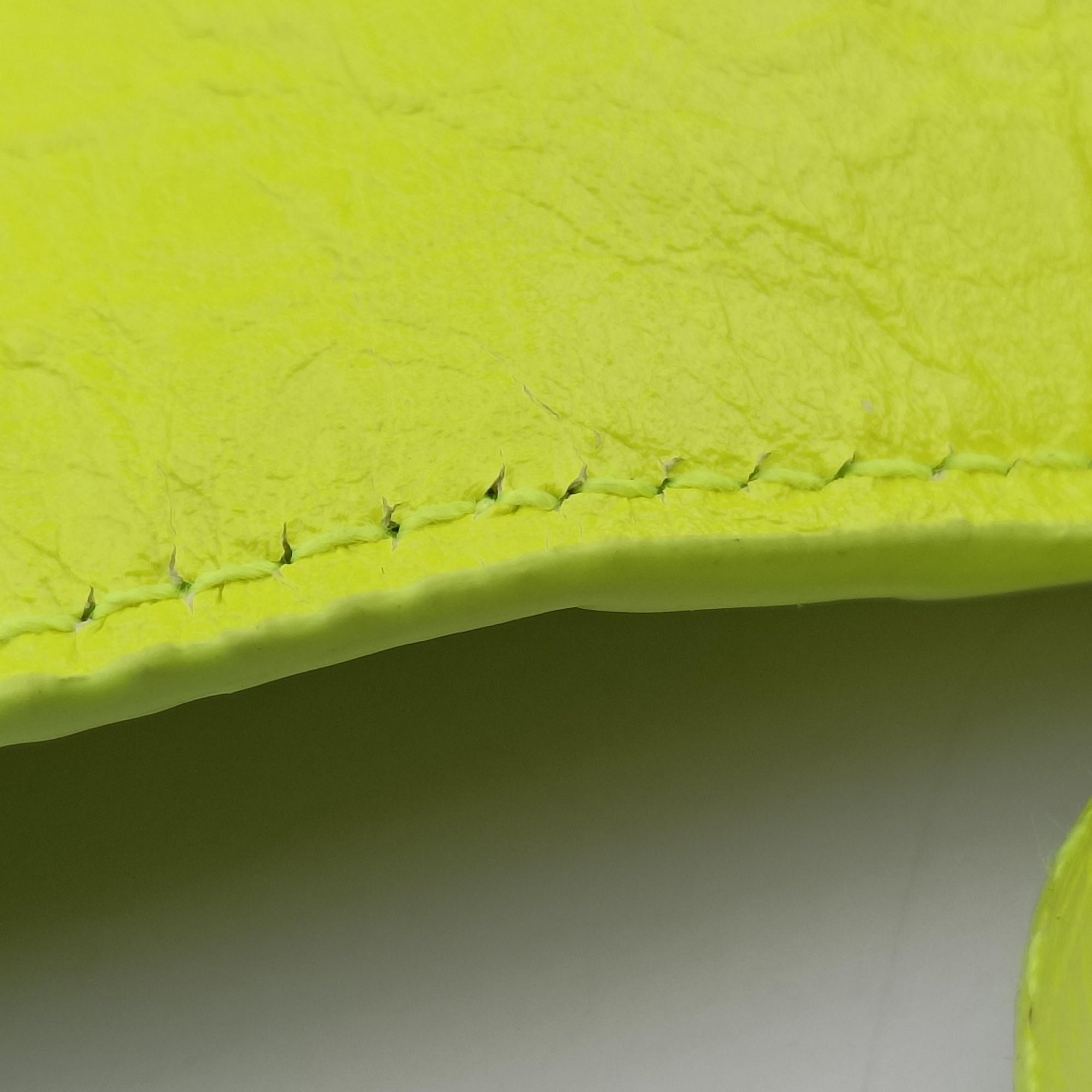 Pre-owned Balenciaga Le Cagole Neon Yellow  lambskin  shoulderbag | stylenewstar