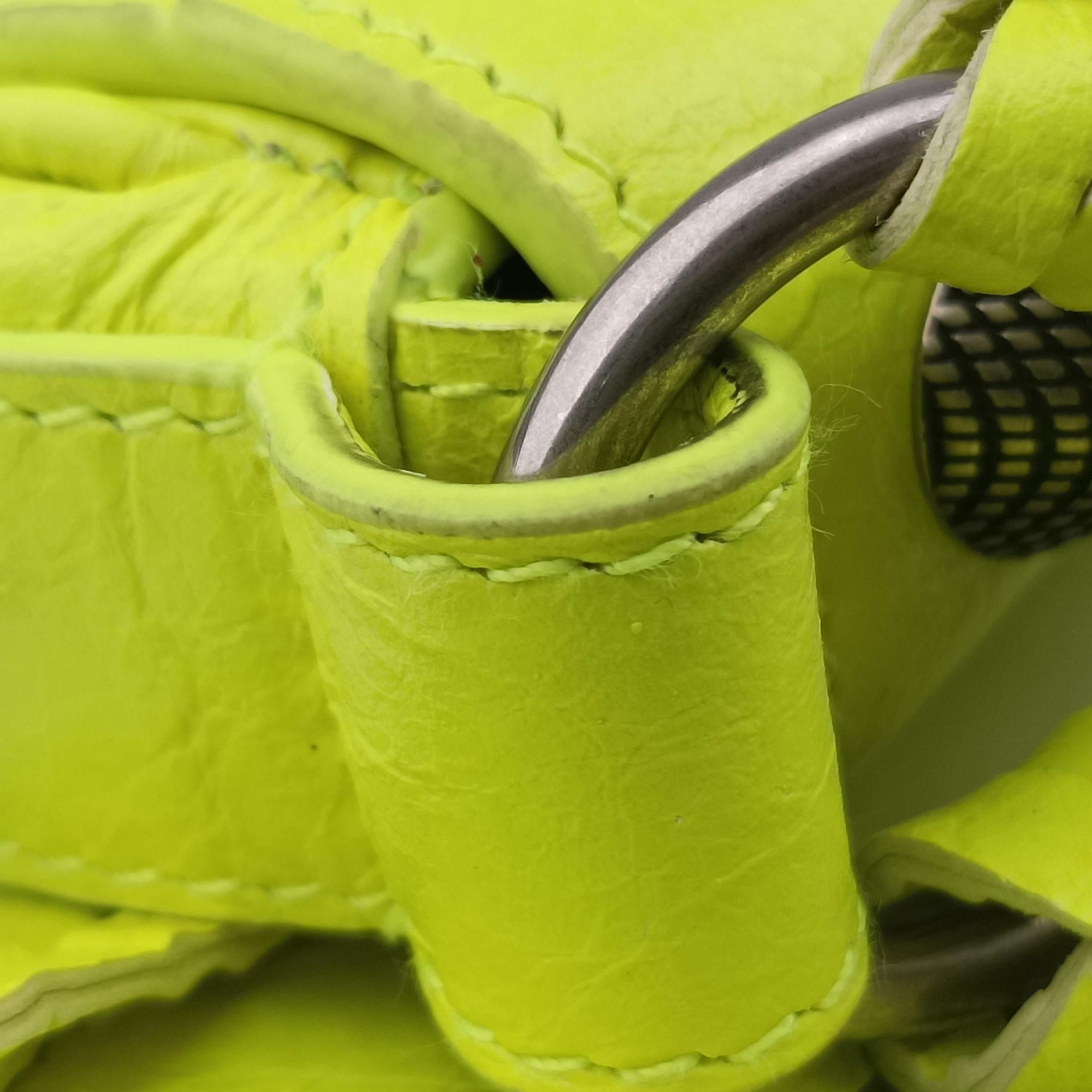 Pre-owned Balenciaga Le Cagole Neon Yellow  lambskin  shoulderbag | stylenewstar