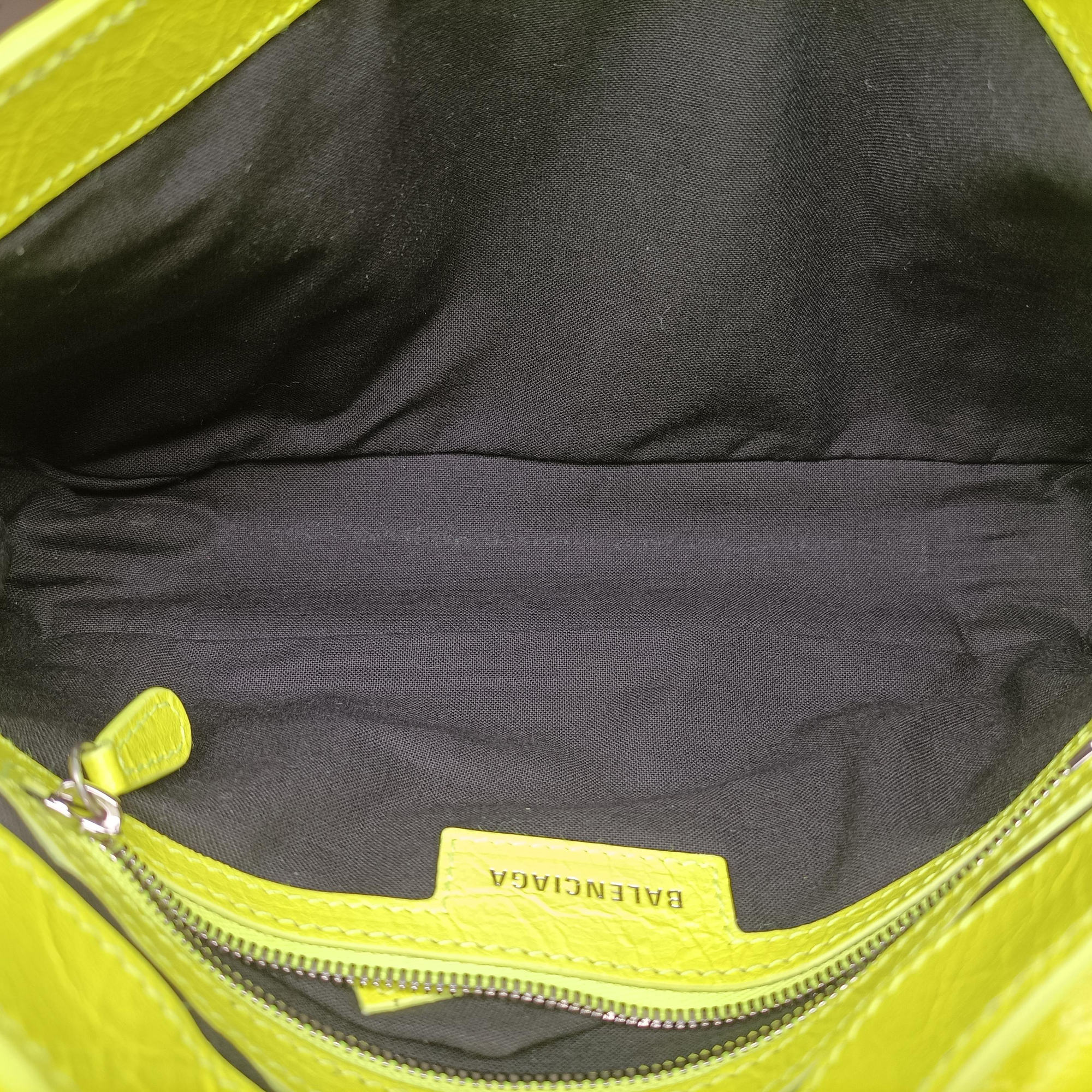 Pre-owned Balenciaga Le Cagole Neon Yellow  lambskin  shoulderbag | stylenewstar
