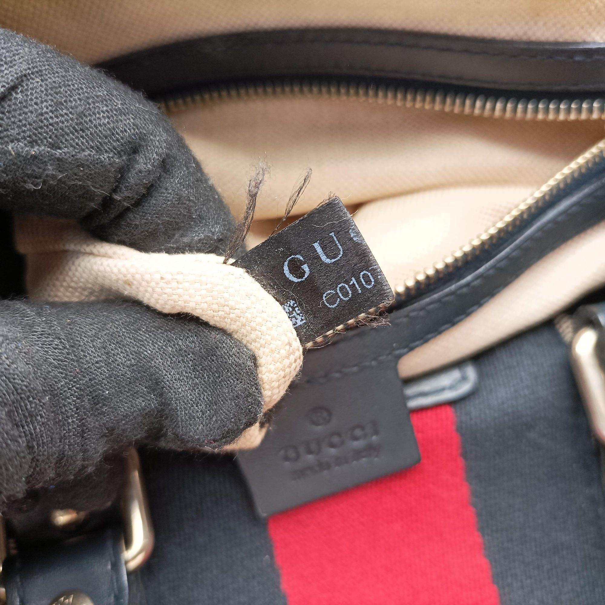Pre-owned Gucci Sherry Line Navy×red×beige canvas×leather 247205 shoulderbag | stylenewstar