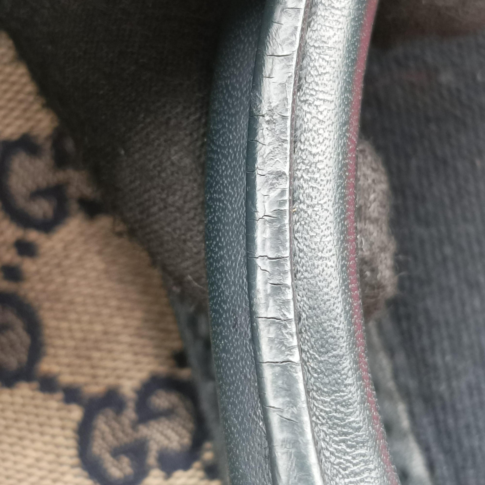 Pre-owned Gucci Sherry Line Navy×red×beige canvas×leather 247205 shoulderbag | stylenewstar