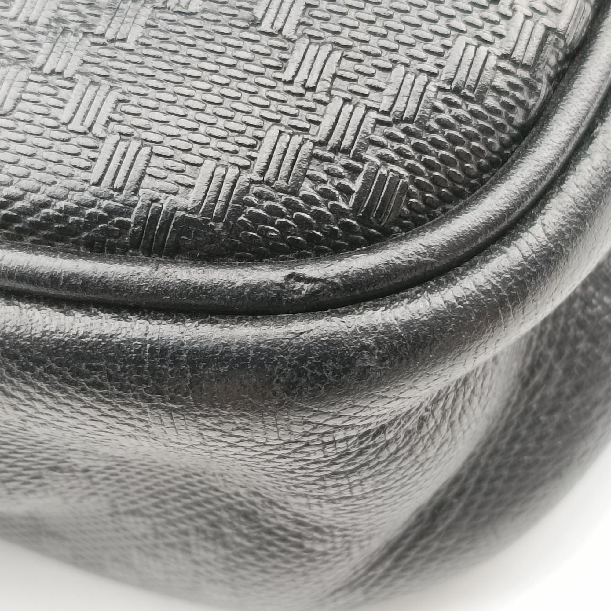 Pre-owned Gucci Diamante Black Leather 208463 handbag | stylenewstar