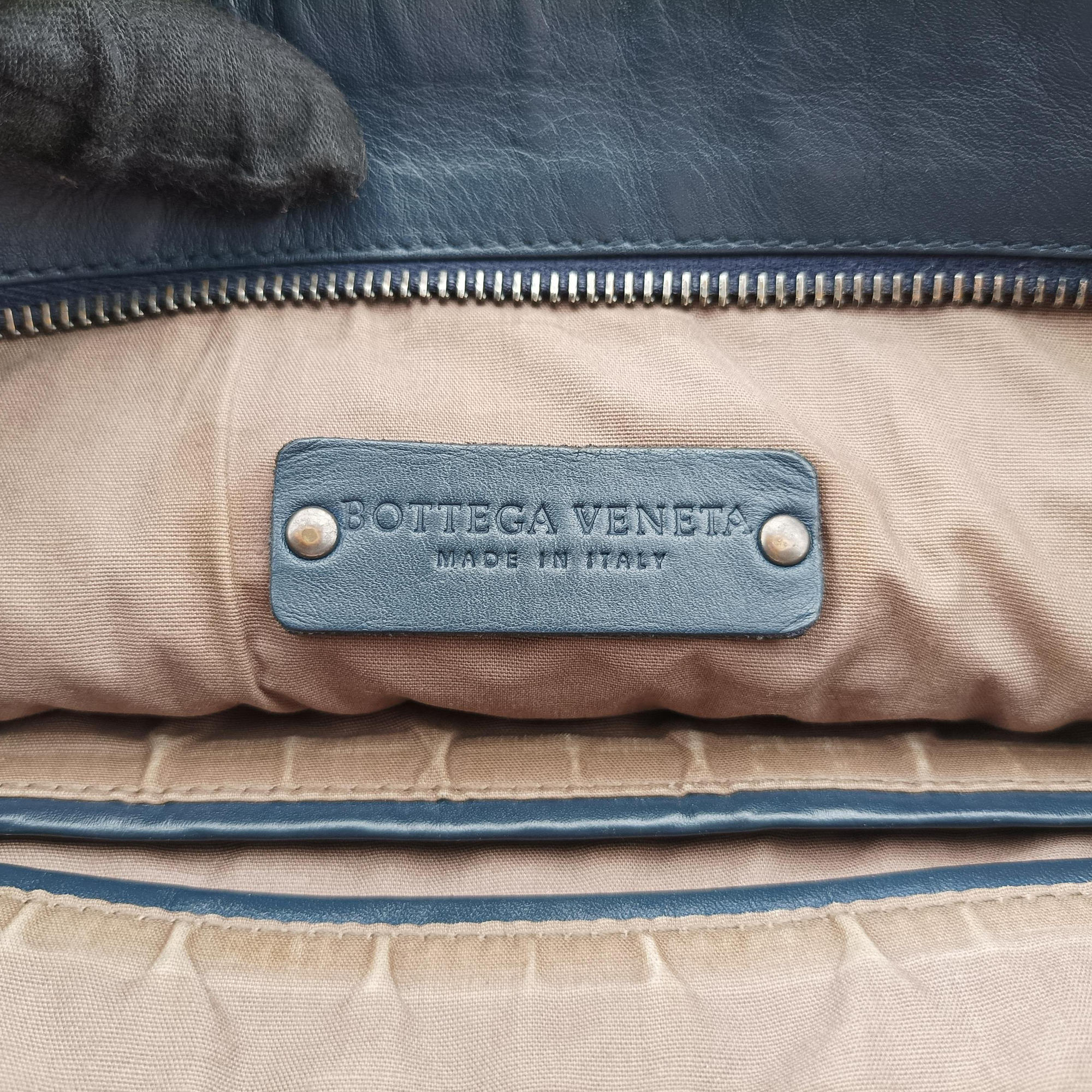 Secondhand Bottega Veneta Intrecciato Navy lambskin  shoulderbag | stylenewstar
