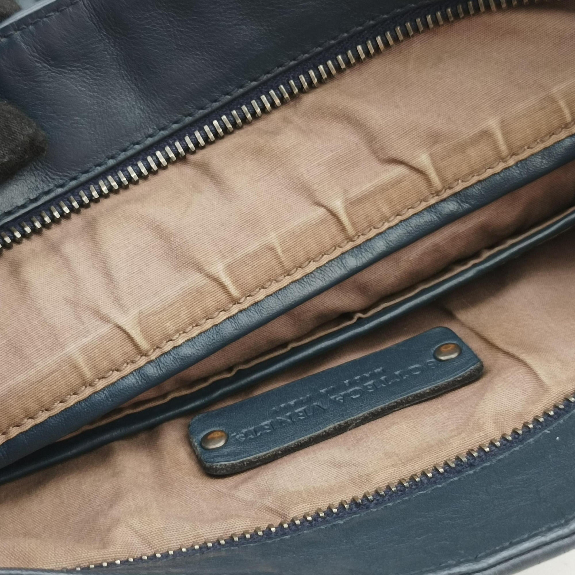 Secondhand Bottega Veneta Intrecciato Navy lambskin  shoulderbag | stylenewstar
