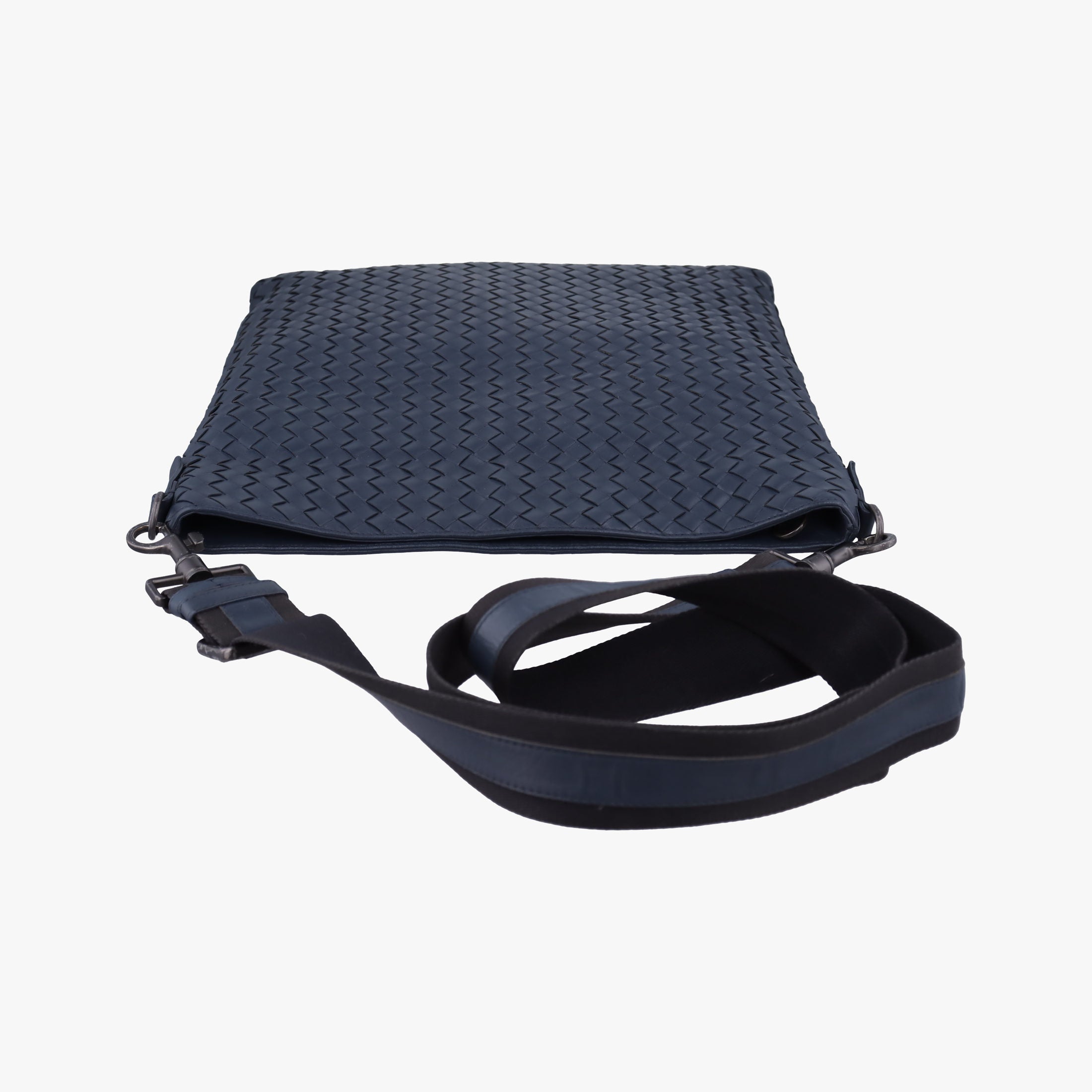 Secondhand Bottega Veneta Intrecciato Navy lambskin  shoulderbag | stylenewstar