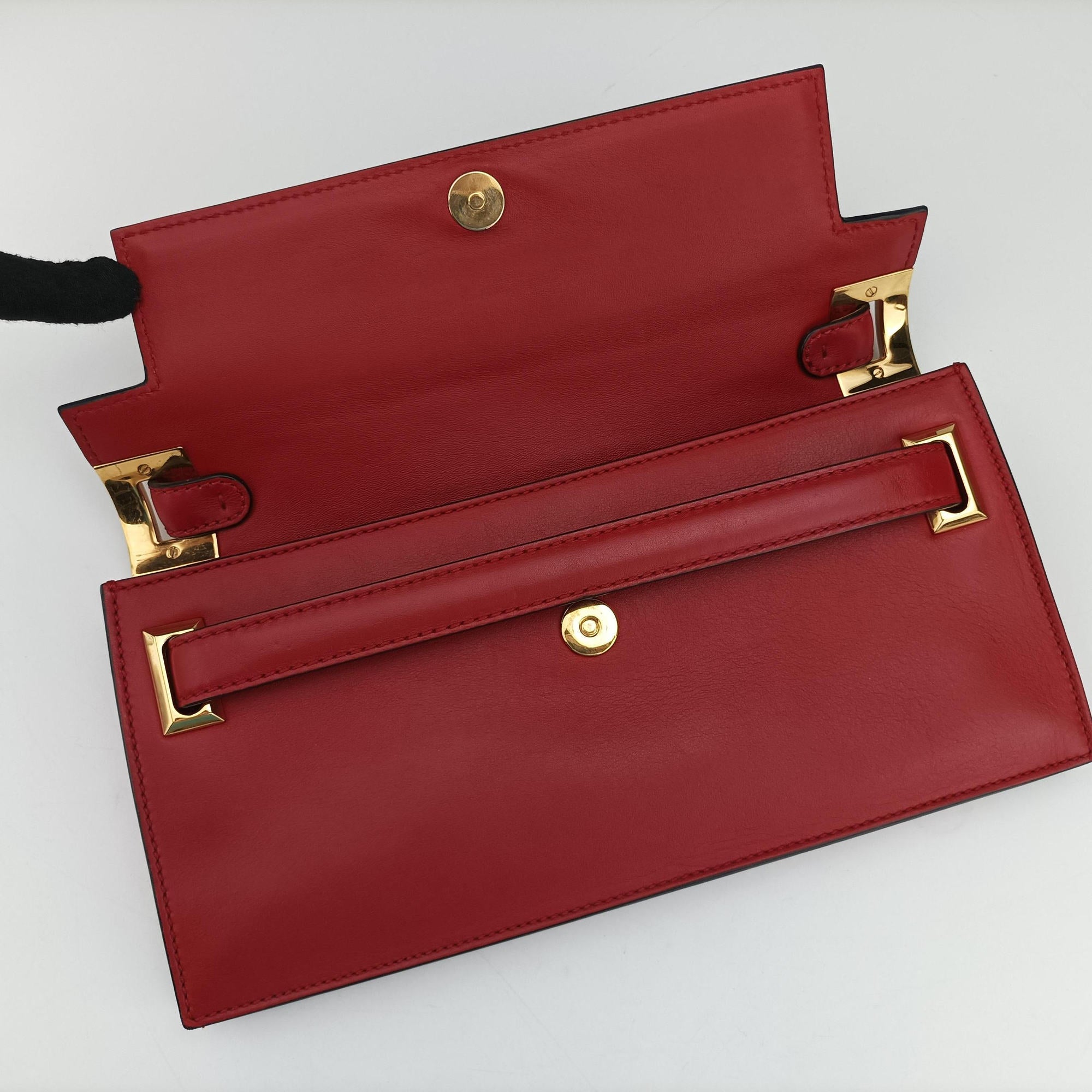 Secondhand Valentino My Rockstud Red Leather  shoulderbag | stylenewstar