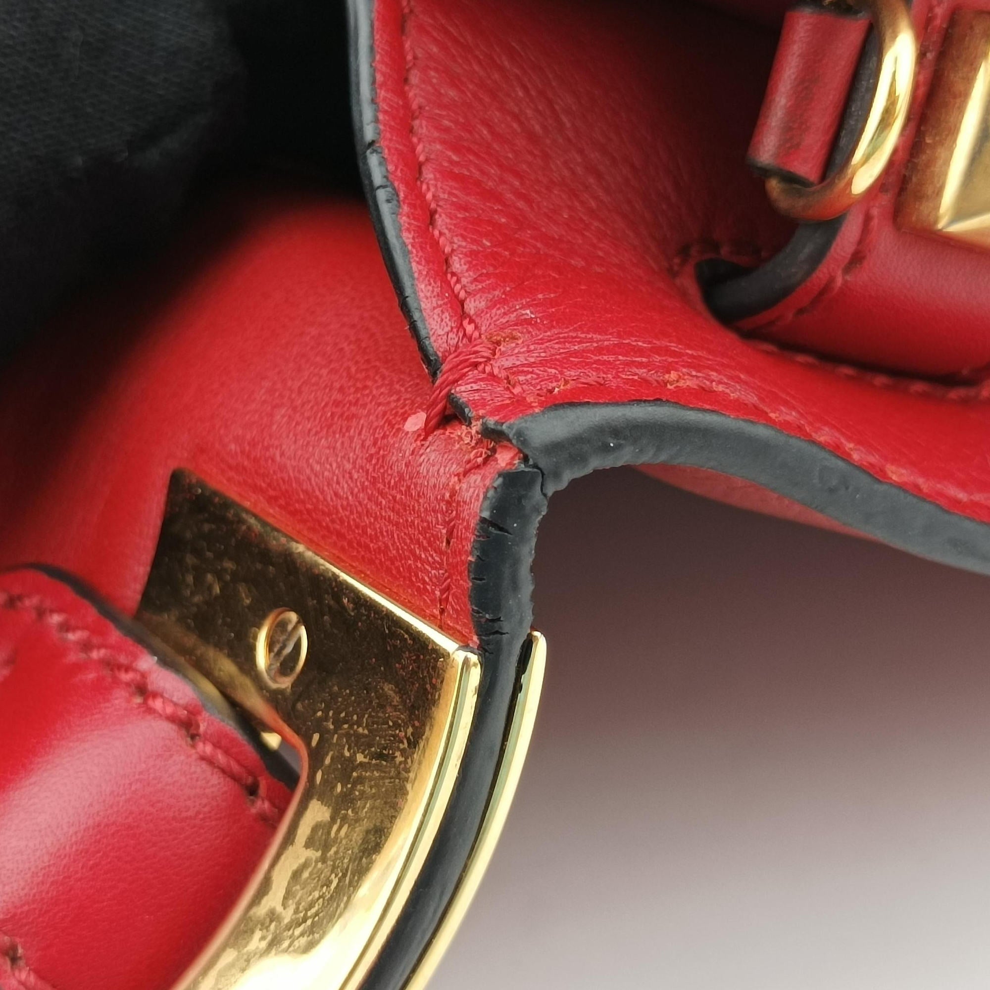 Secondhand Valentino My Rockstud Red Leather  shoulderbag | stylenewstar