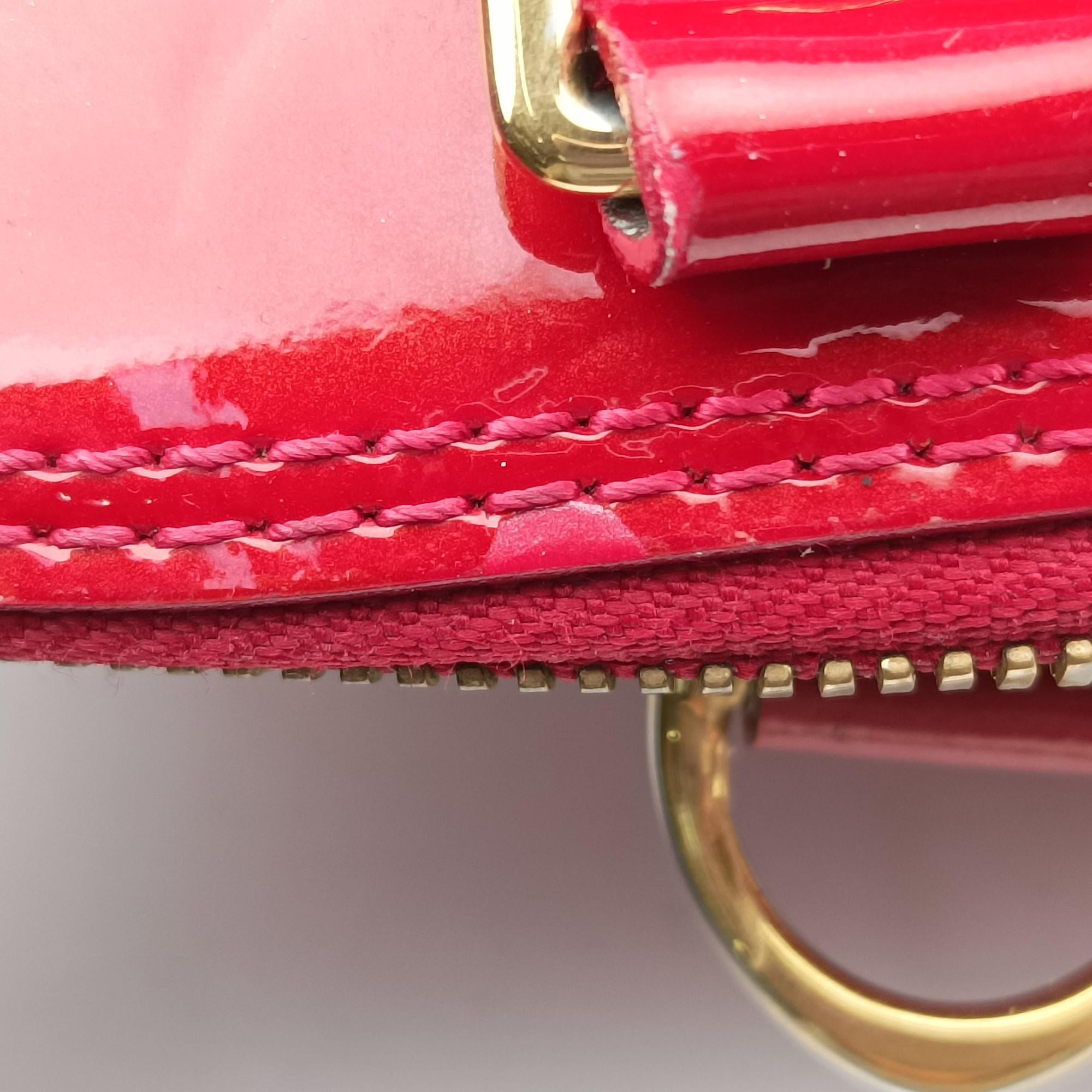 Secondhand Louis Vuitton Alma PM pomme d'amour Vernis M90096 handbag | stylenewstar