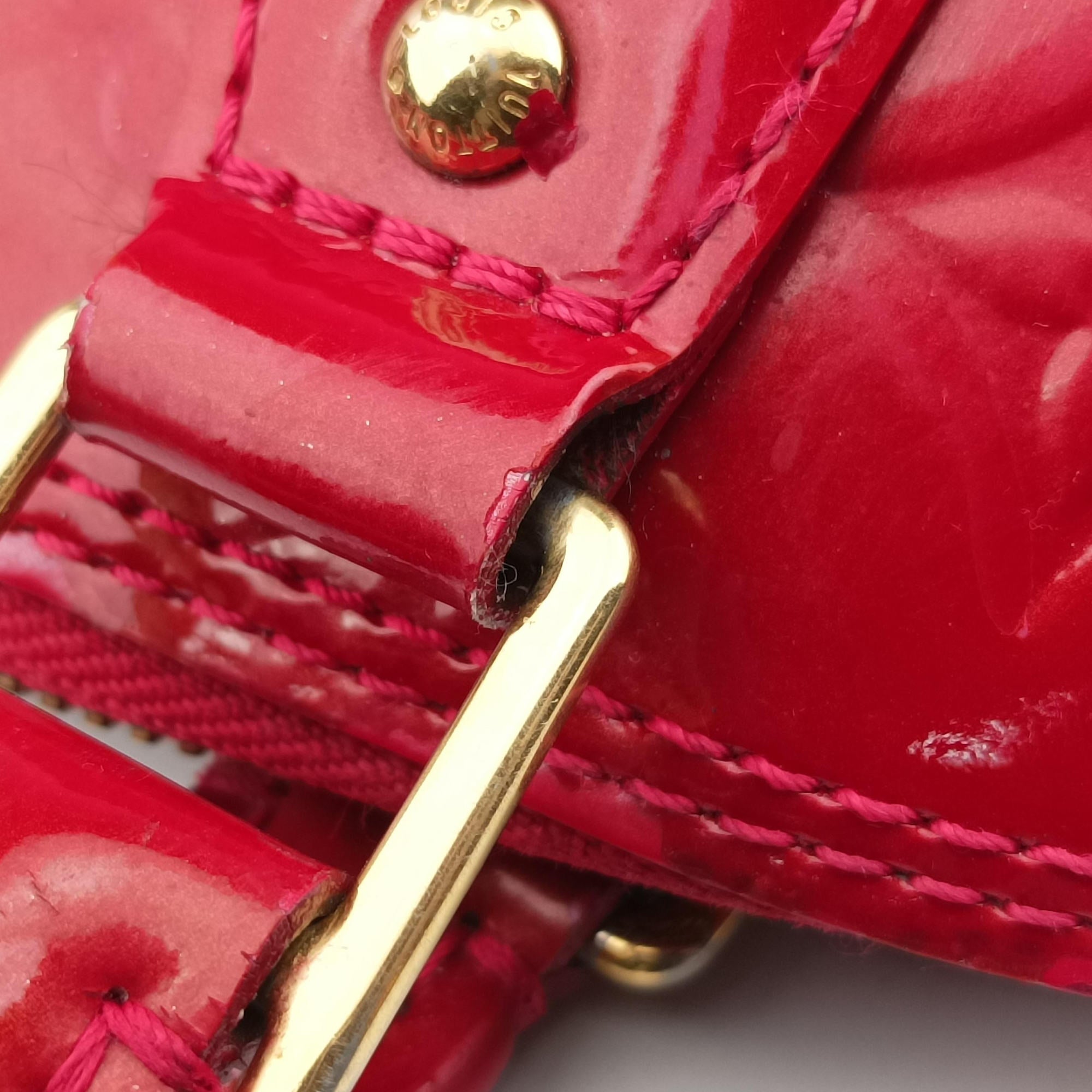 Secondhand Louis Vuitton Alma PM pomme d'amour Vernis M90096 handbag | stylenewstar