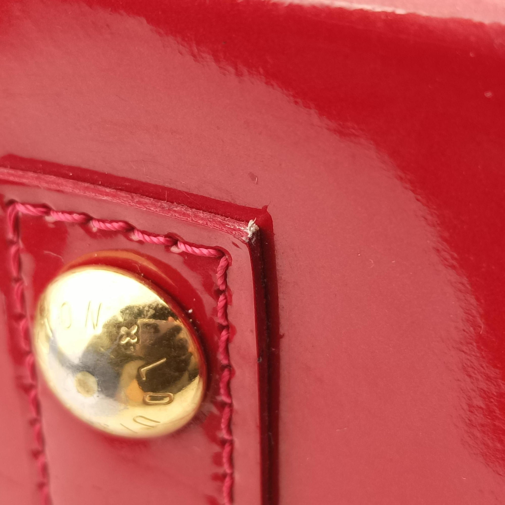 Secondhand Louis Vuitton Alma PM pomme d'amour Vernis M90096 handbag | stylenewstar