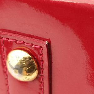 Secondhand Louis Vuitton Alma PM pomme d'amour Vernis M90096 handbag | stylenewstar